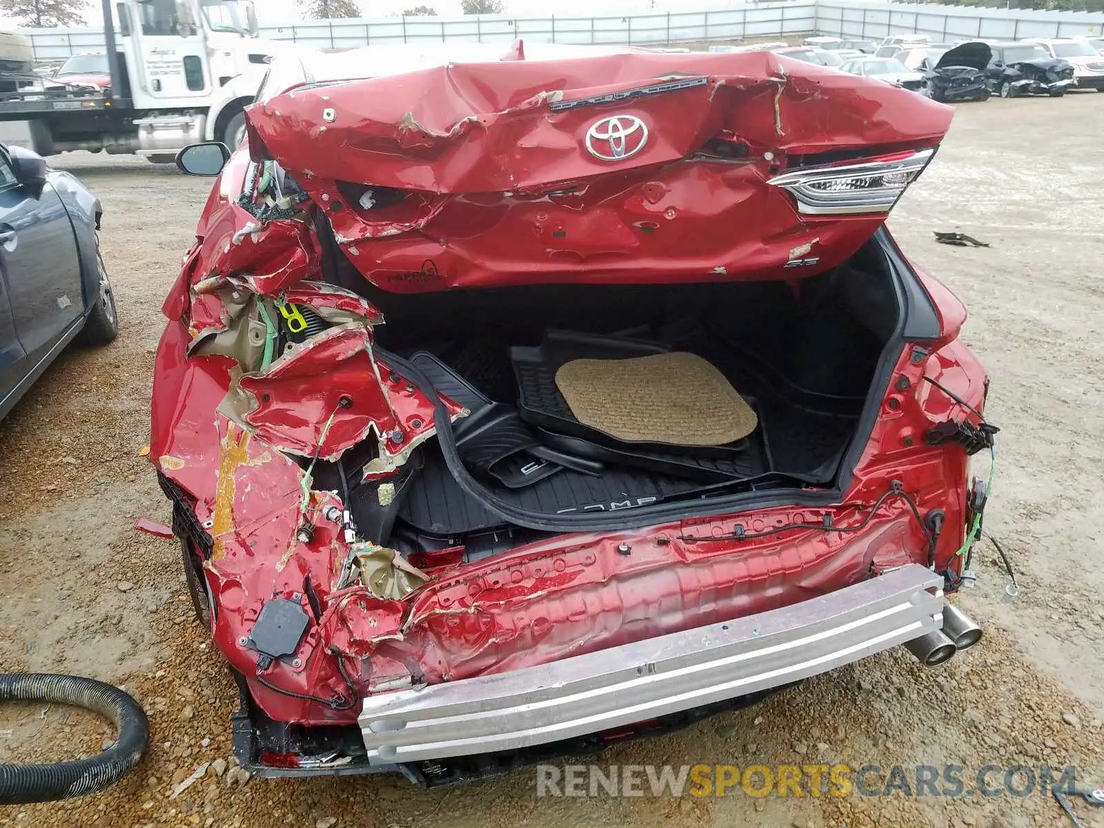 9 Photograph of a damaged car 4T1B11HK8KU293638 TOYOTA CAMRY 2019