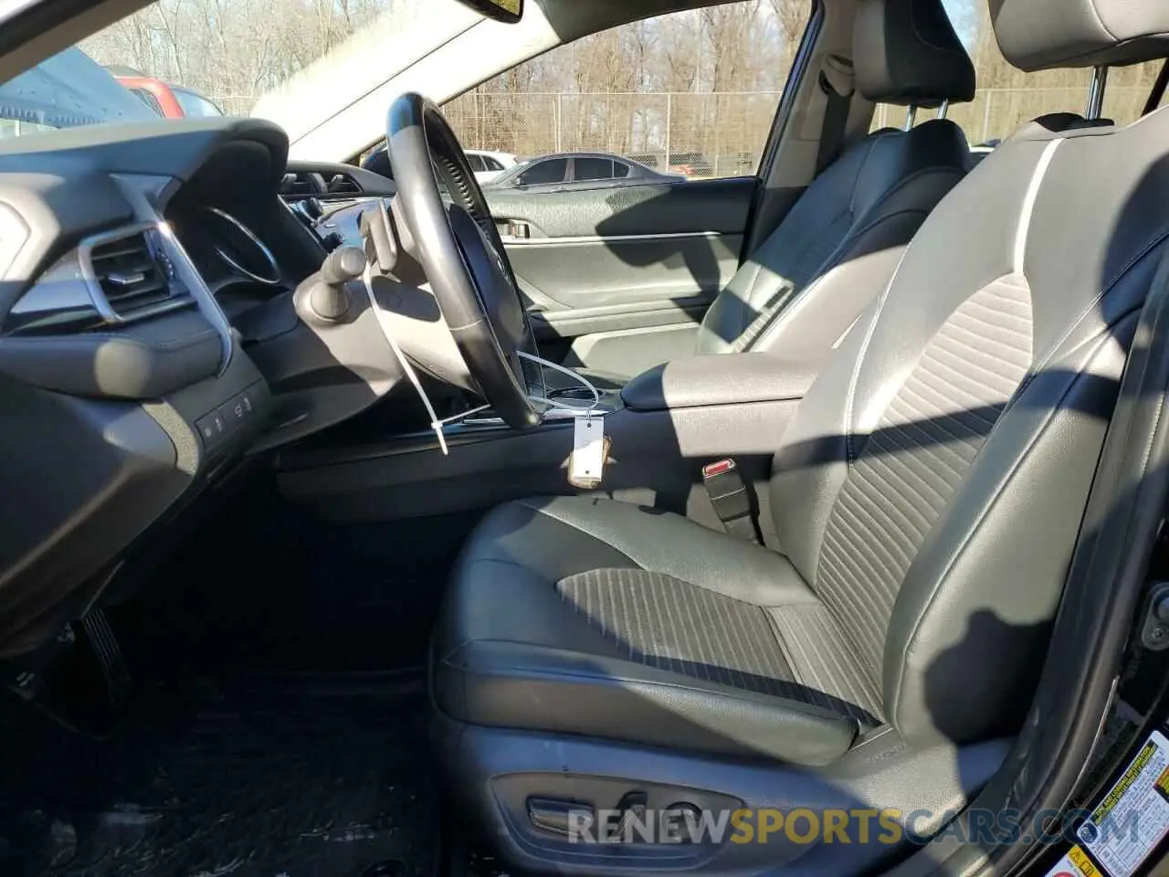7 Photograph of a damaged car 4T1B11HK8KU679315 TOYOTA CAMRY 2019
