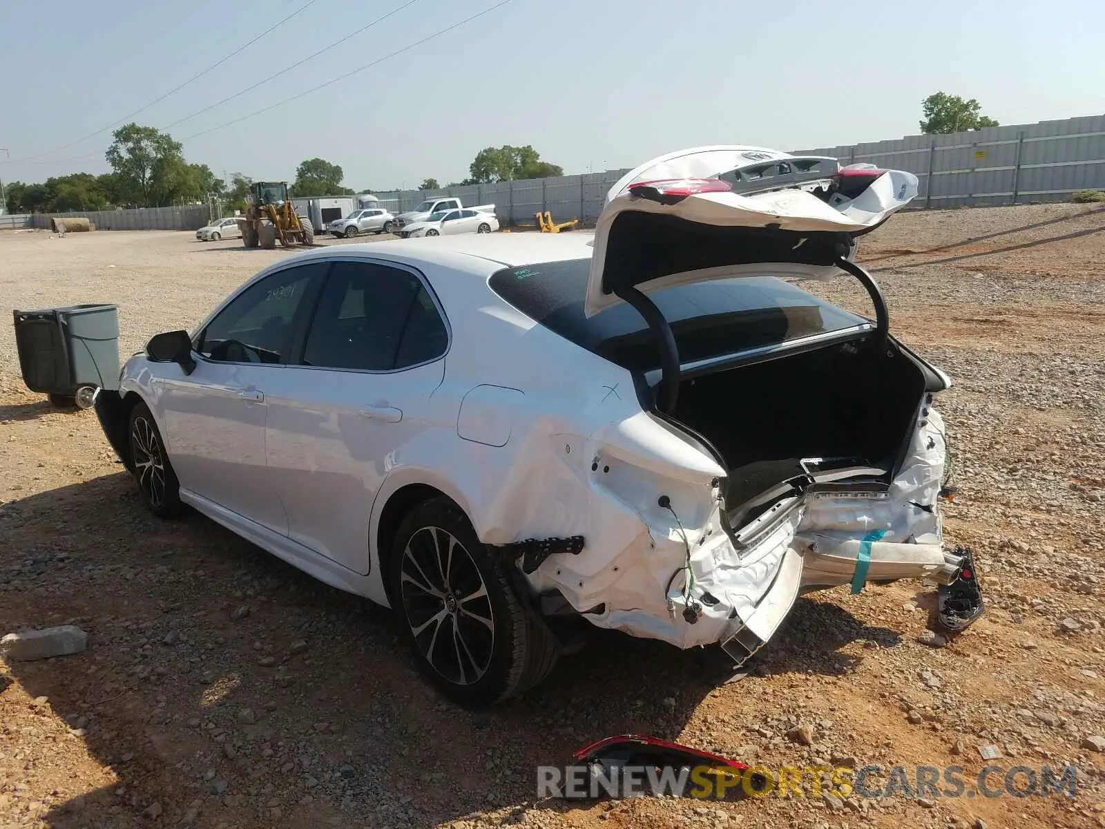 3 Photograph of a damaged car 4T1B11HK8KU683994 TOYOTA CAMRY 2019