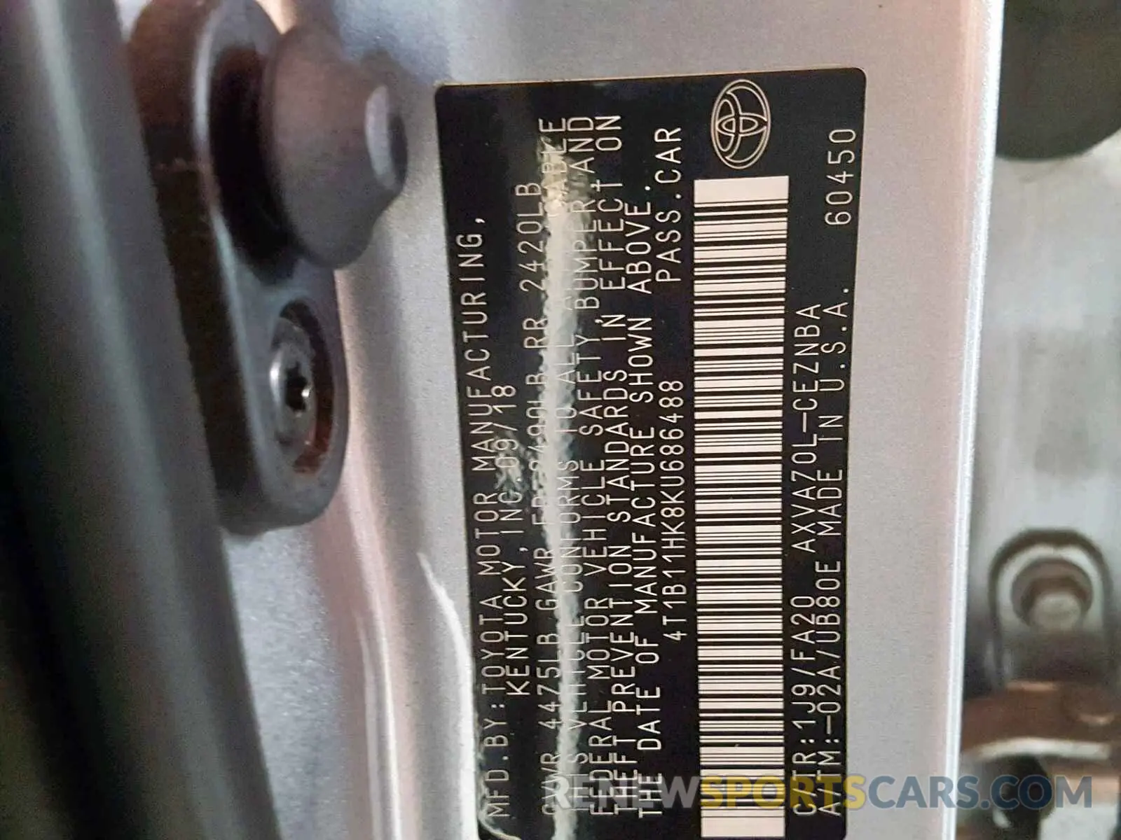10 Photograph of a damaged car 4T1B11HK8KU686488 TOYOTA CAMRY 2019