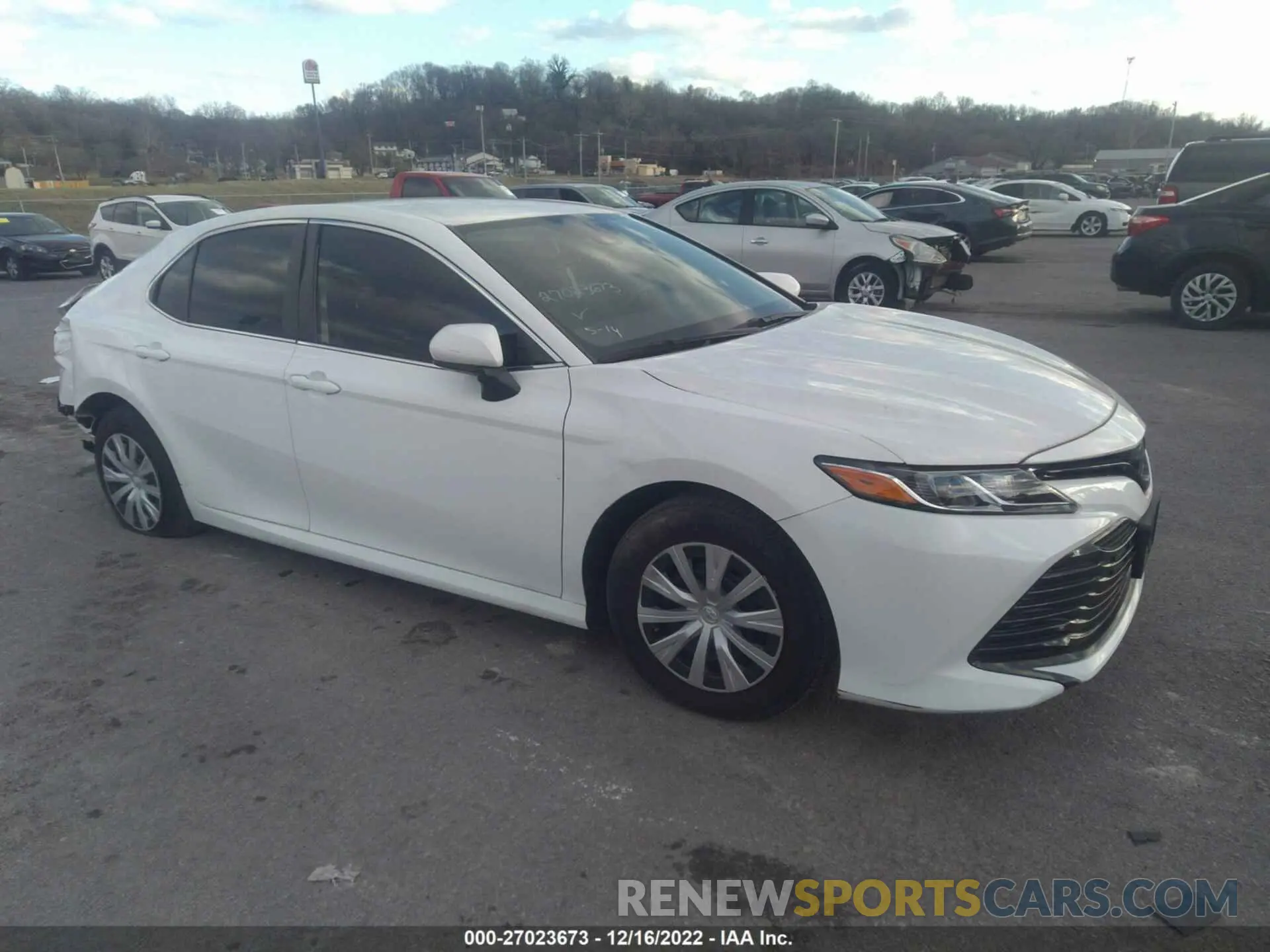 1 Photograph of a damaged car 4T1B11HK8KU688600 TOYOTA CAMRY 2019