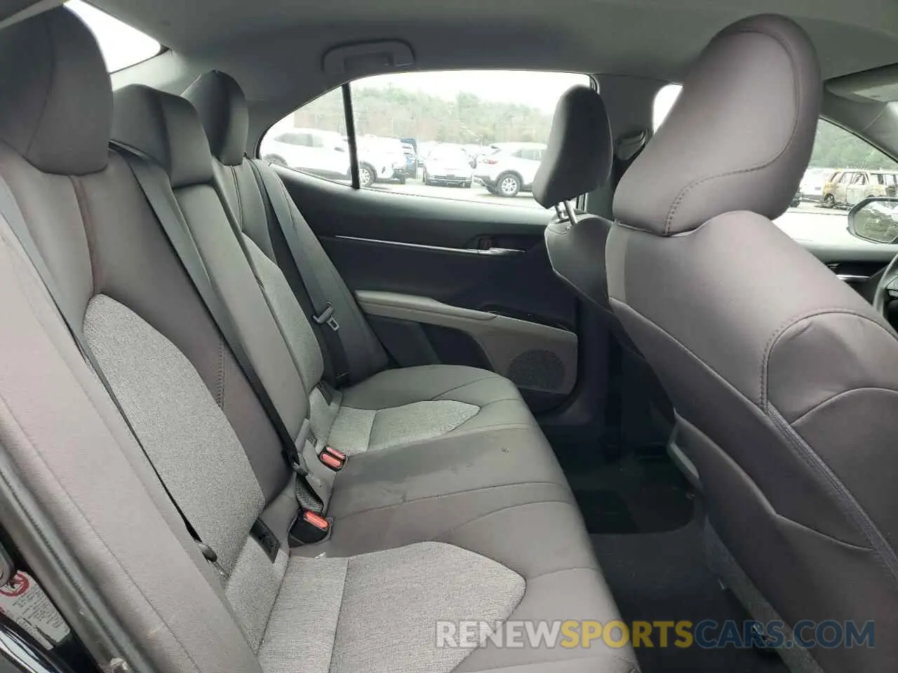 10 Photograph of a damaged car 4T1B11HK8KU689343 TOYOTA CAMRY 2019