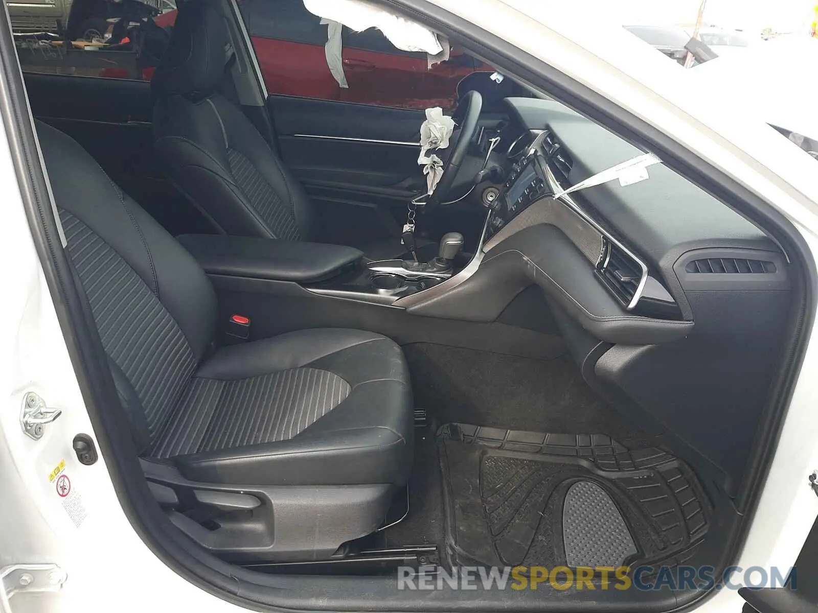 5 Photograph of a damaged car 4T1B11HK8KU692369 TOYOTA CAMRY 2019