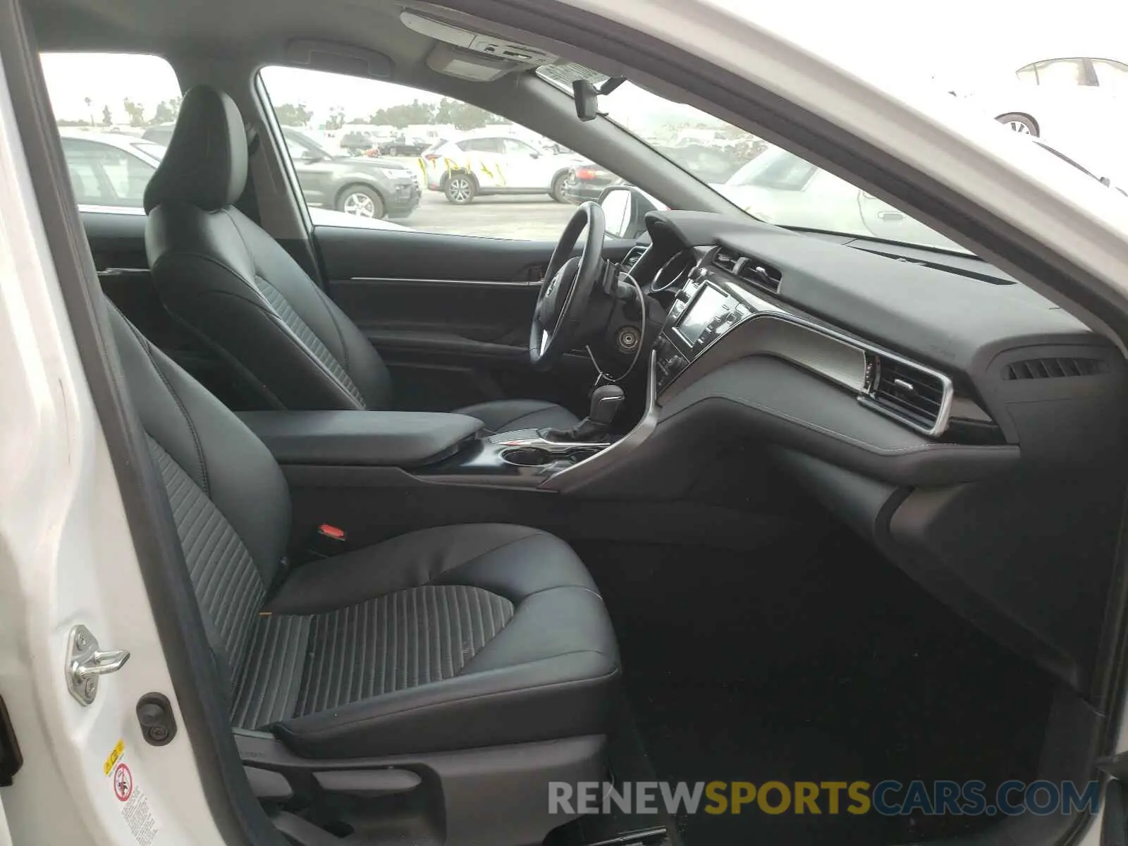 5 Photograph of a damaged car 4T1B11HK8KU692453 TOYOTA CAMRY 2019