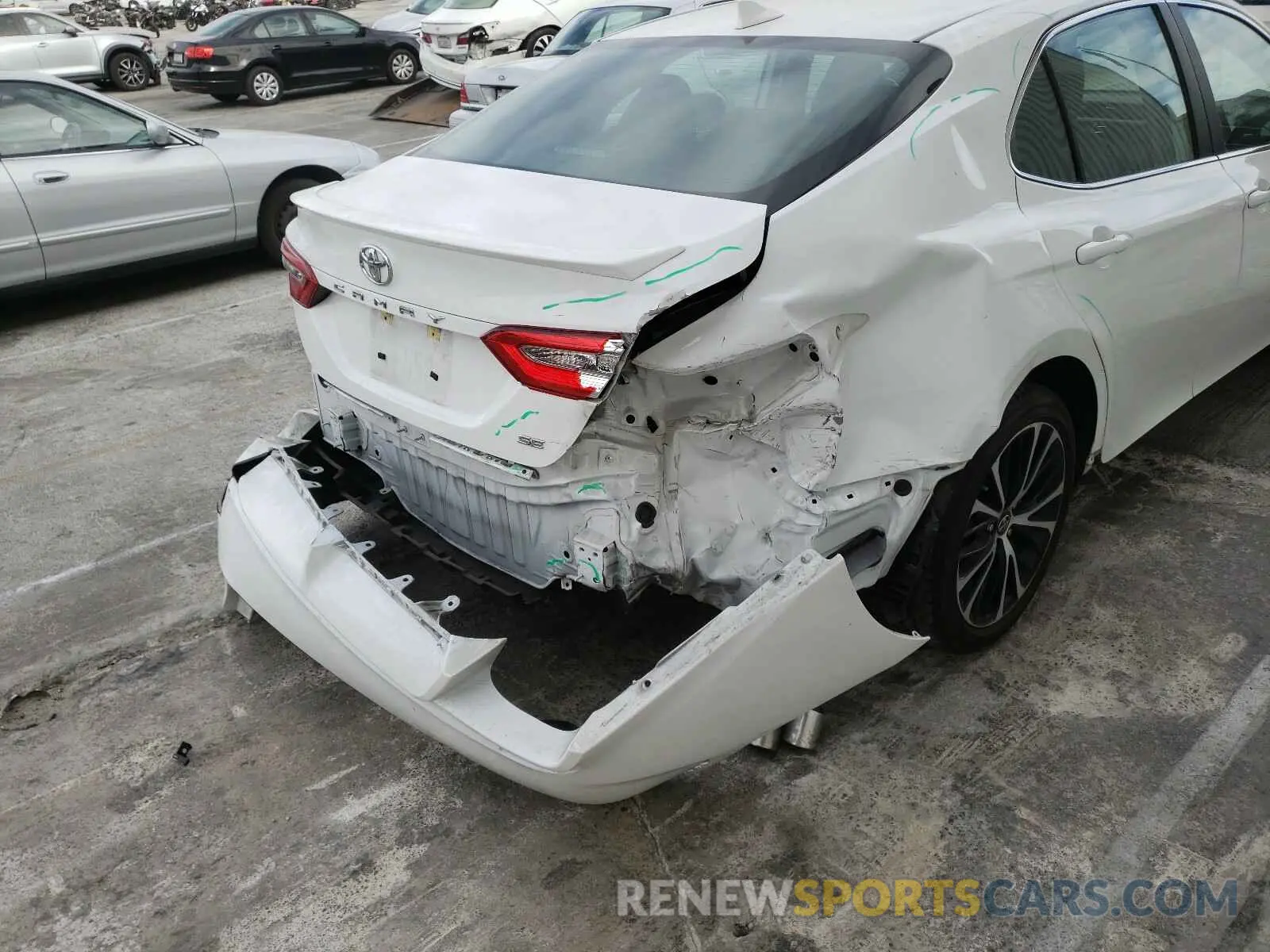 9 Photograph of a damaged car 4T1B11HK8KU692453 TOYOTA CAMRY 2019