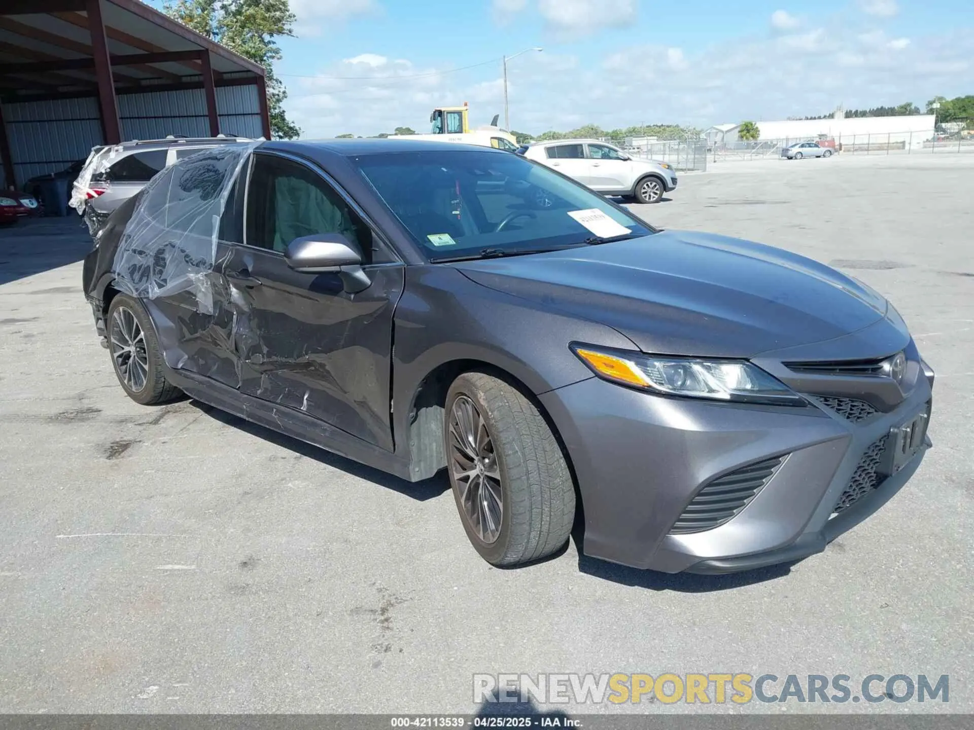 1 Photograph of a damaged car 4T1B11HK8KU695076 TOYOTA CAMRY 2019