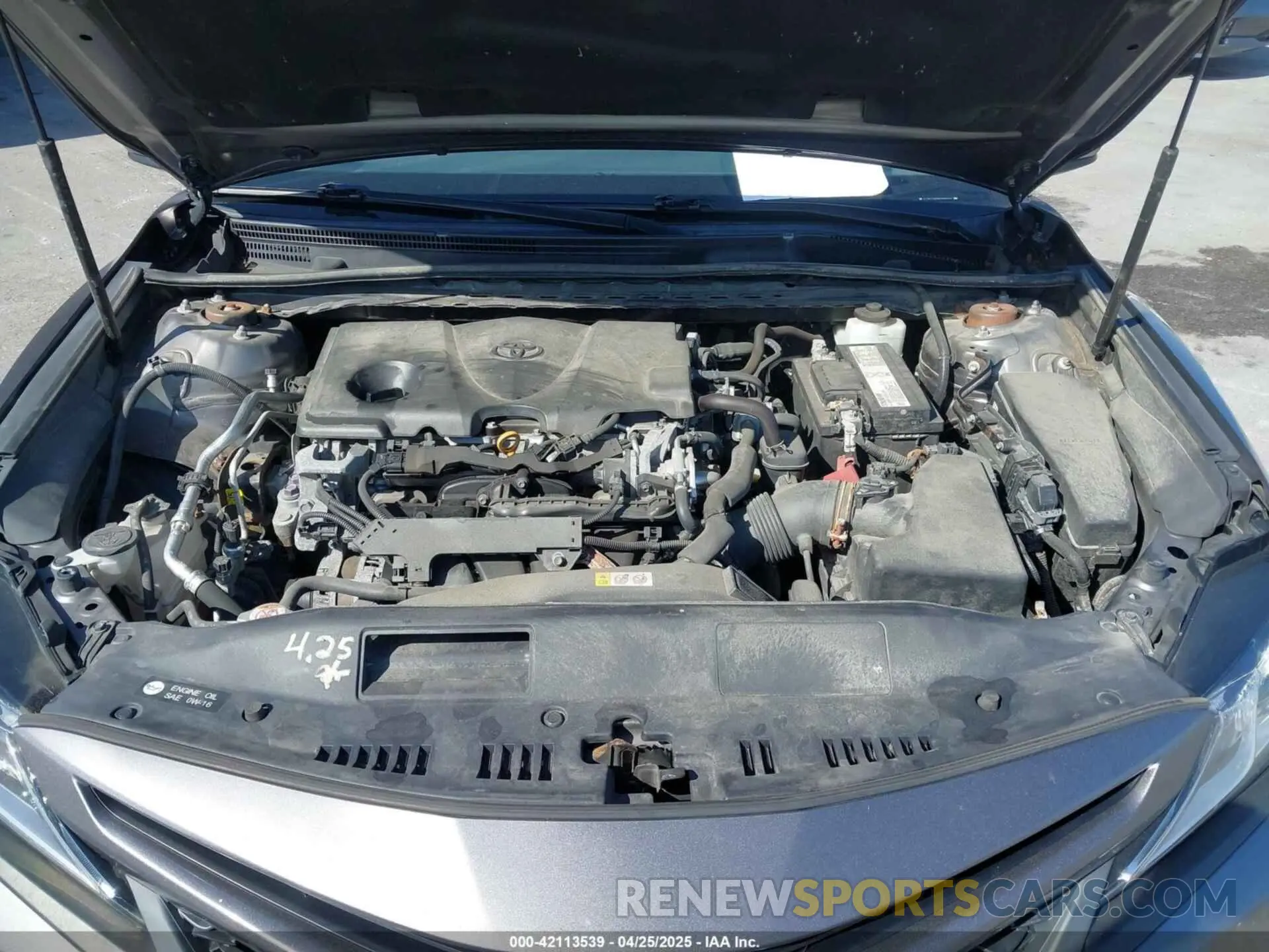 10 Photograph of a damaged car 4T1B11HK8KU695076 TOYOTA CAMRY 2019