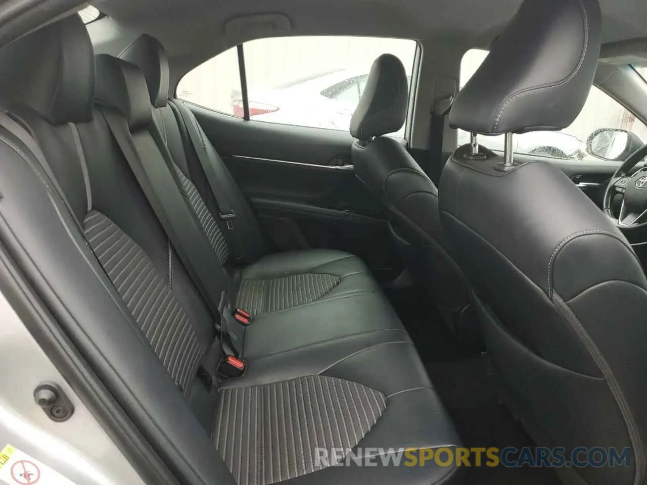 10 Фотография поврежденного автомобиля 4T1B11HK8KU697409 TOYOTA CAMRY 2019
