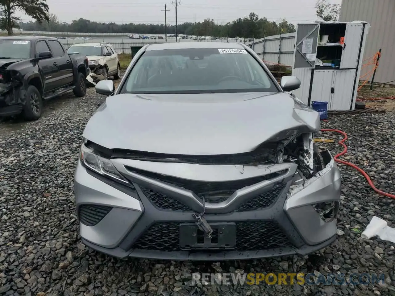 5 Фотография поврежденного автомобиля 4T1B11HK8KU697409 TOYOTA CAMRY 2019