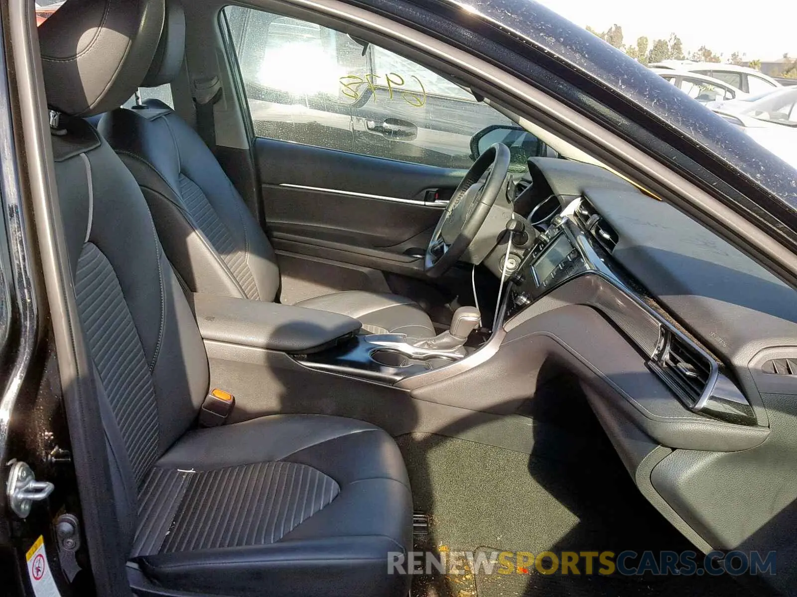 5 Photograph of a damaged car 4T1B11HK8KU703385 TOYOTA CAMRY 2019