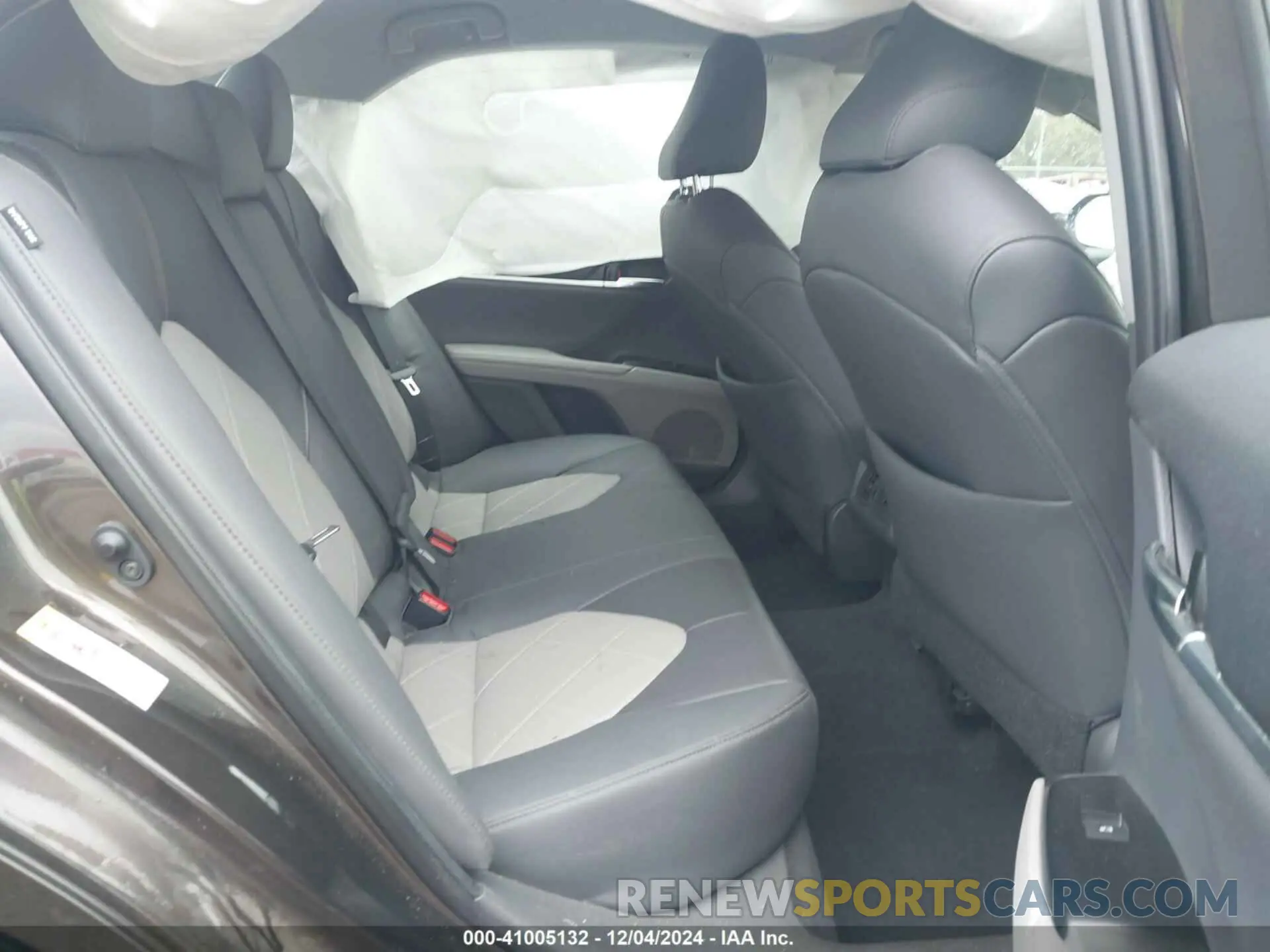 8 Photograph of a damaged car 4T1B11HK8KU706156 TOYOTA CAMRY 2019