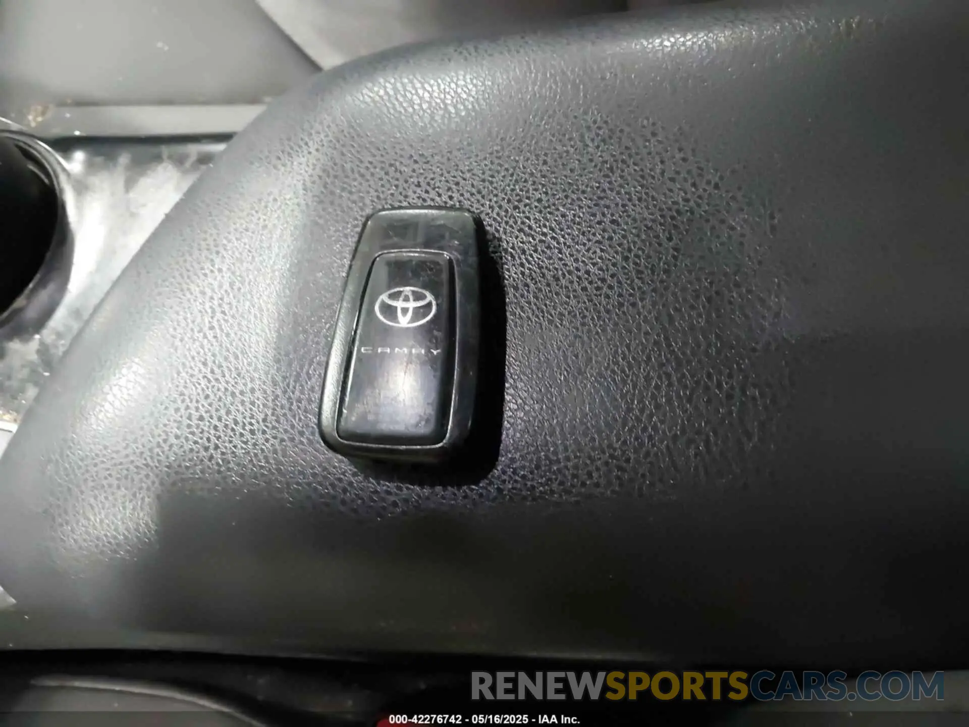 11 Photograph of a damaged car 4T1B11HK8KU709218 TOYOTA CAMRY 2019