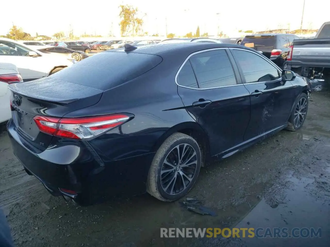 3 Фотография поврежденного автомобиля 4T1B11HK8KU712815 TOYOTA CAMRY 2019