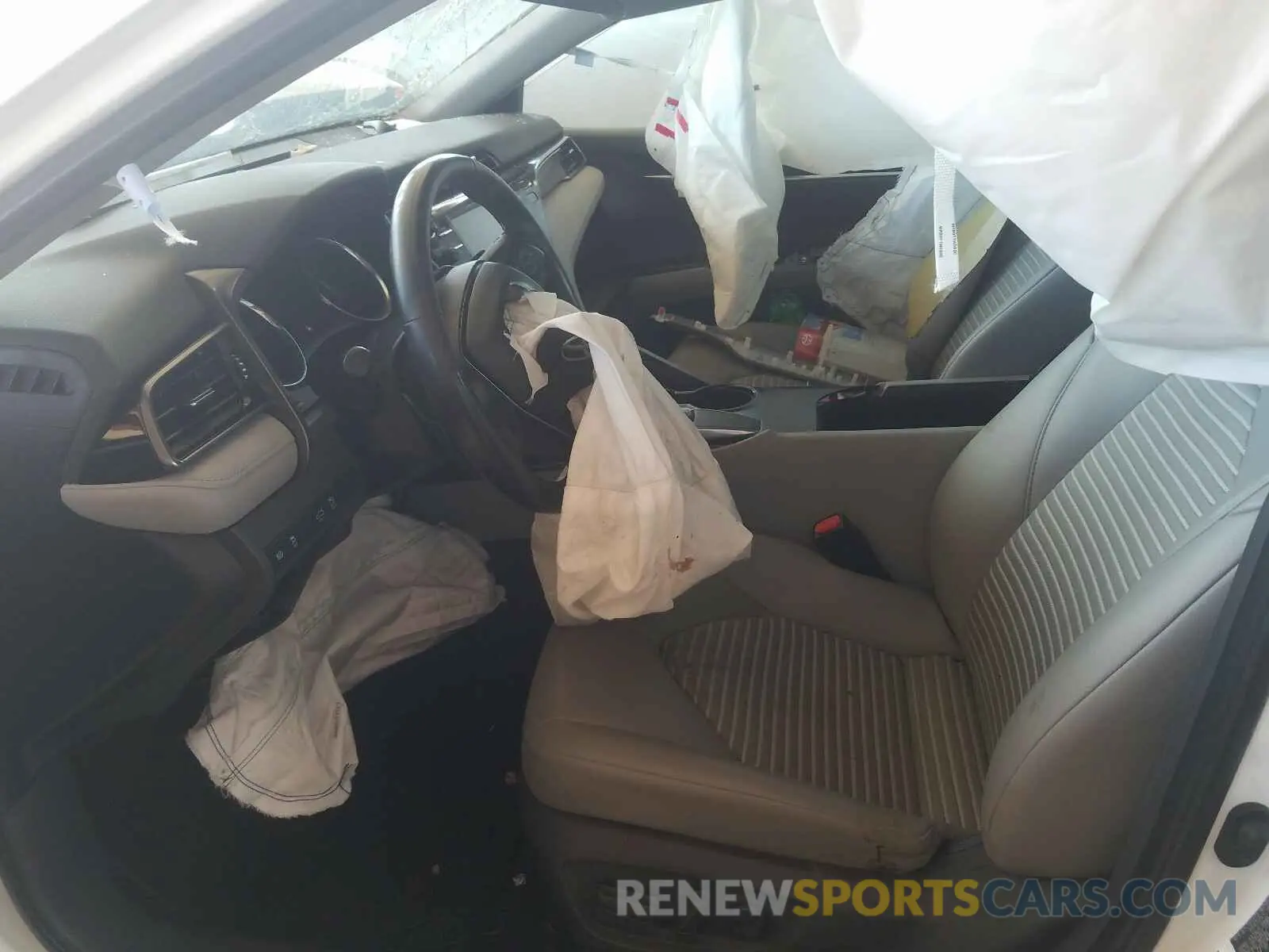 5 Photograph of a damaged car 4T1B11HK8KU716931 TOYOTA CAMRY 2019