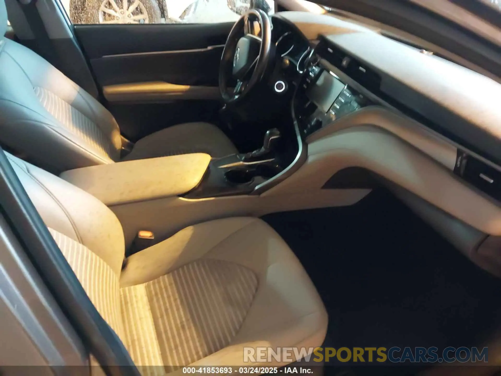 5 Photograph of a damaged car 4T1B11HK8KU723894 TOYOTA CAMRY 2019