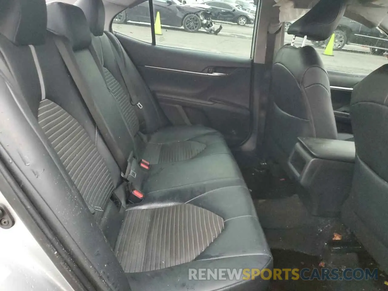 10 Photograph of a damaged car 4T1B11HK8KU730120 TOYOTA CAMRY 2019