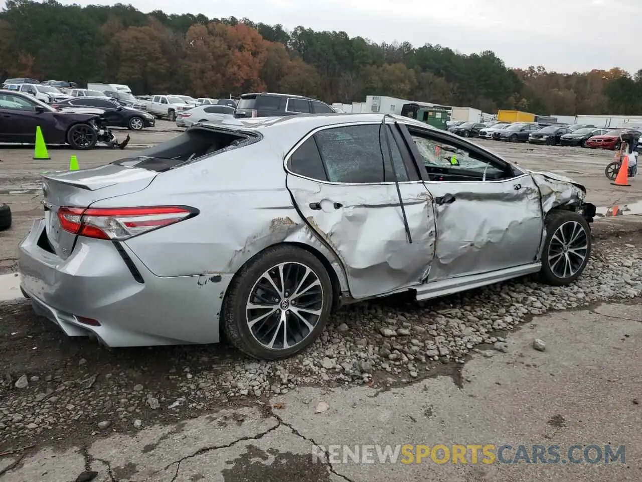 3 Photograph of a damaged car 4T1B11HK8KU730120 TOYOTA CAMRY 2019