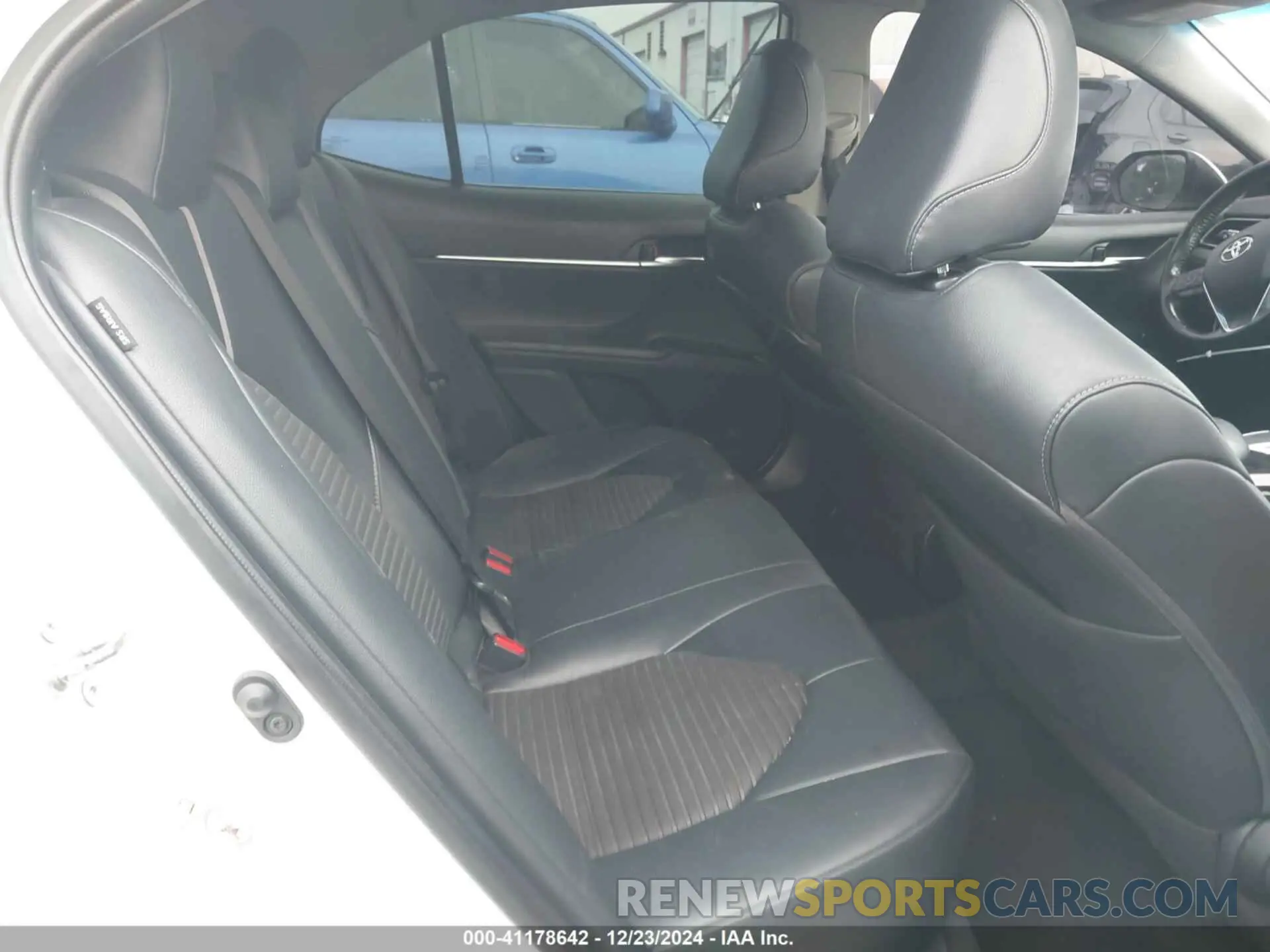 8 Photograph of a damaged car 4T1B11HK8KU731283 TOYOTA CAMRY 2019
