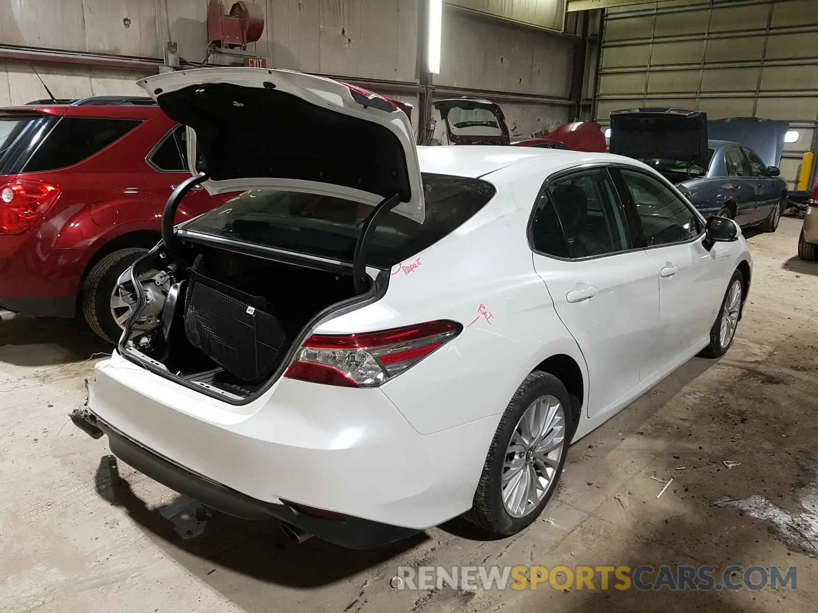 4 Photograph of a damaged car 4T1B11HK8KU735589 TOYOTA CAMRY 2019