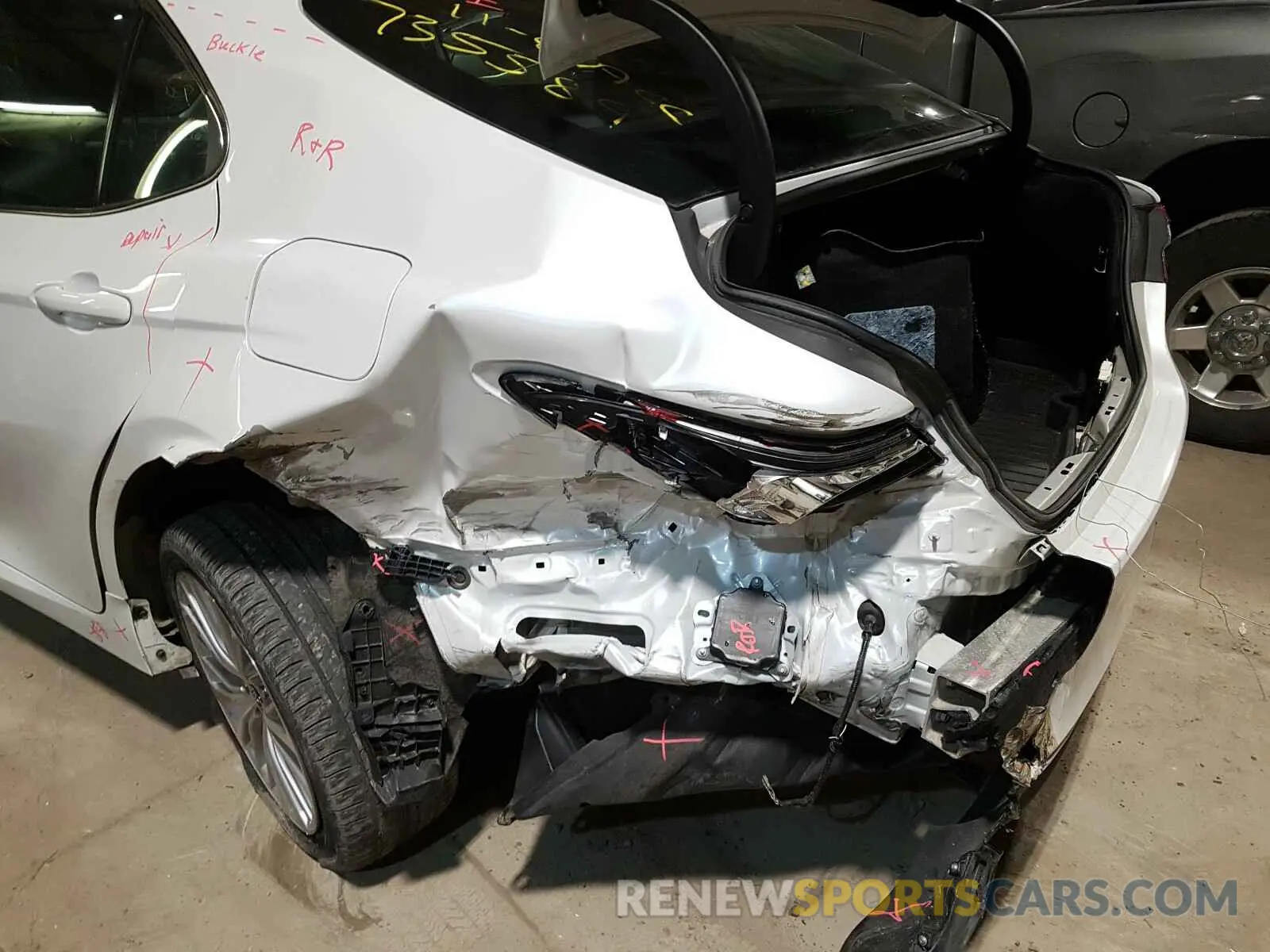 9 Photograph of a damaged car 4T1B11HK8KU735589 TOYOTA CAMRY 2019