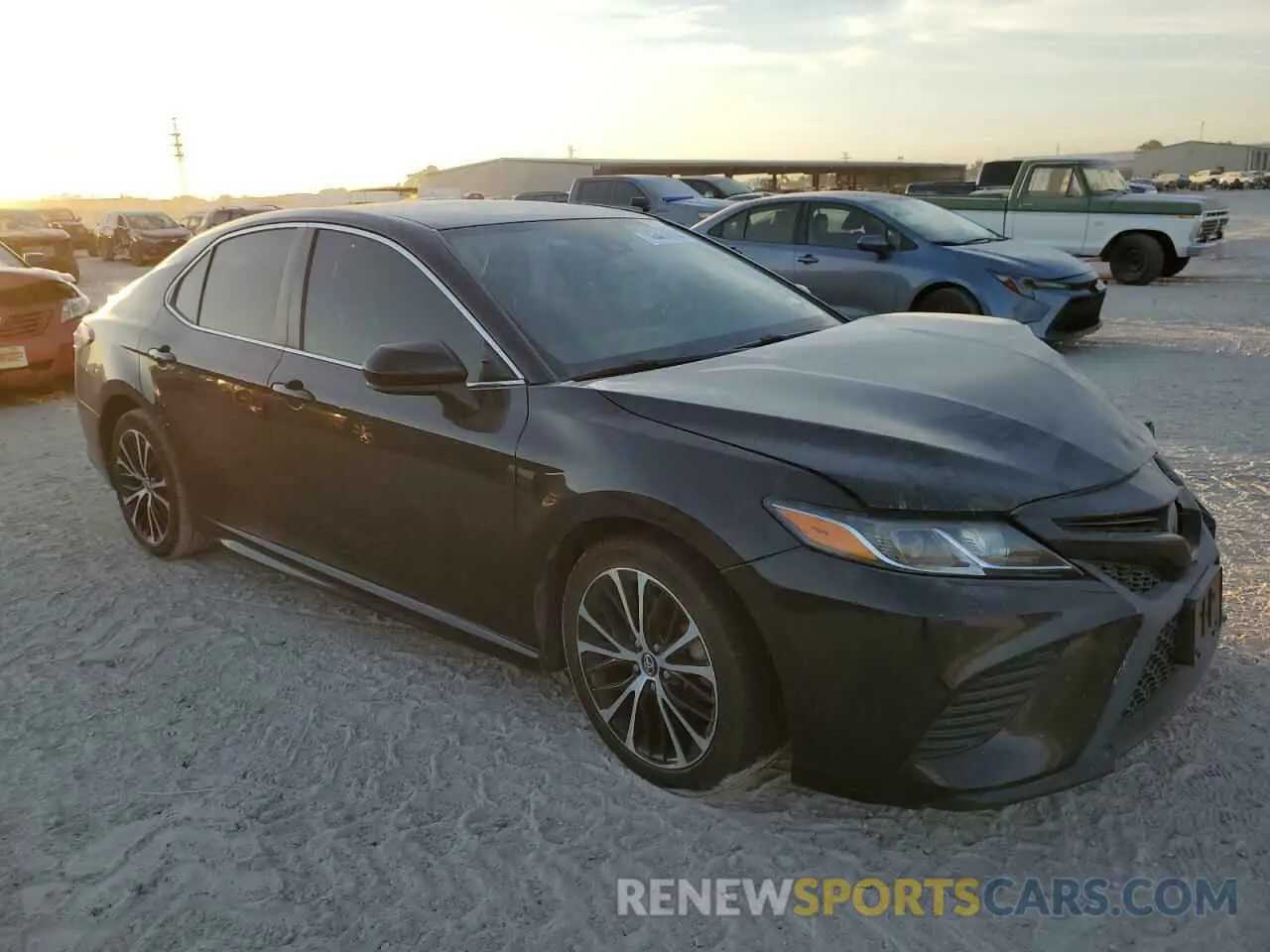 4 Photograph of a damaged car 4T1B11HK8KU741019 TOYOTA CAMRY 2019