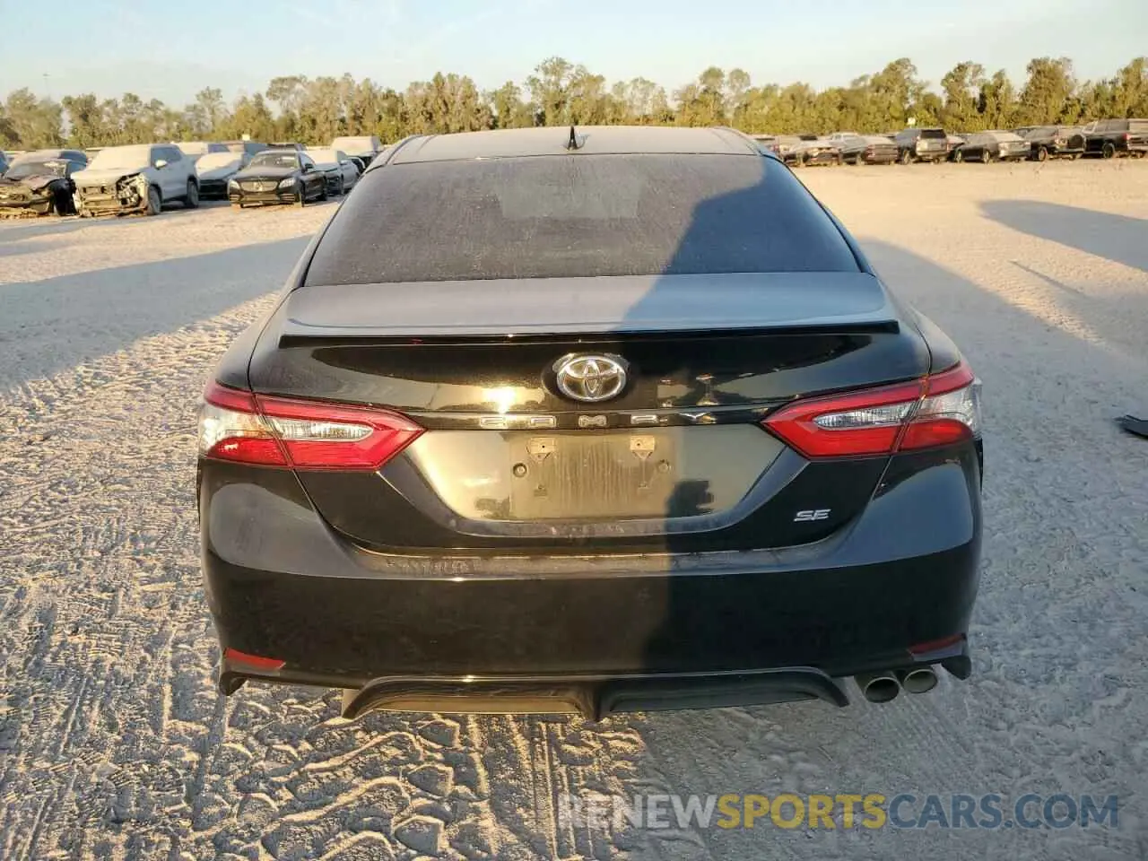 6 Photograph of a damaged car 4T1B11HK8KU741019 TOYOTA CAMRY 2019