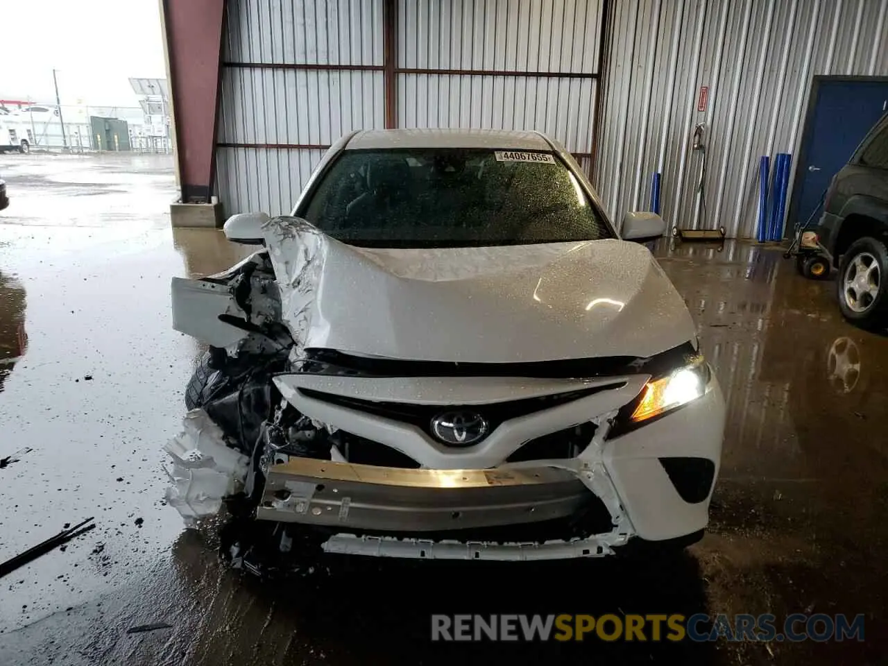 5 Photograph of a damaged car 4T1B11HK8KU741845 TOYOTA CAMRY 2019