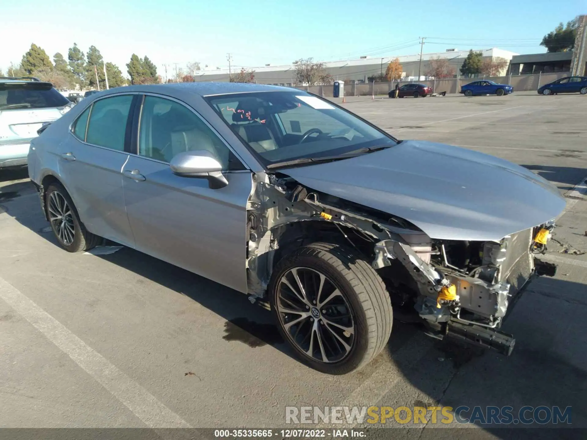 1 Photograph of a damaged car 4T1B11HK8KU743093 TOYOTA CAMRY 2019