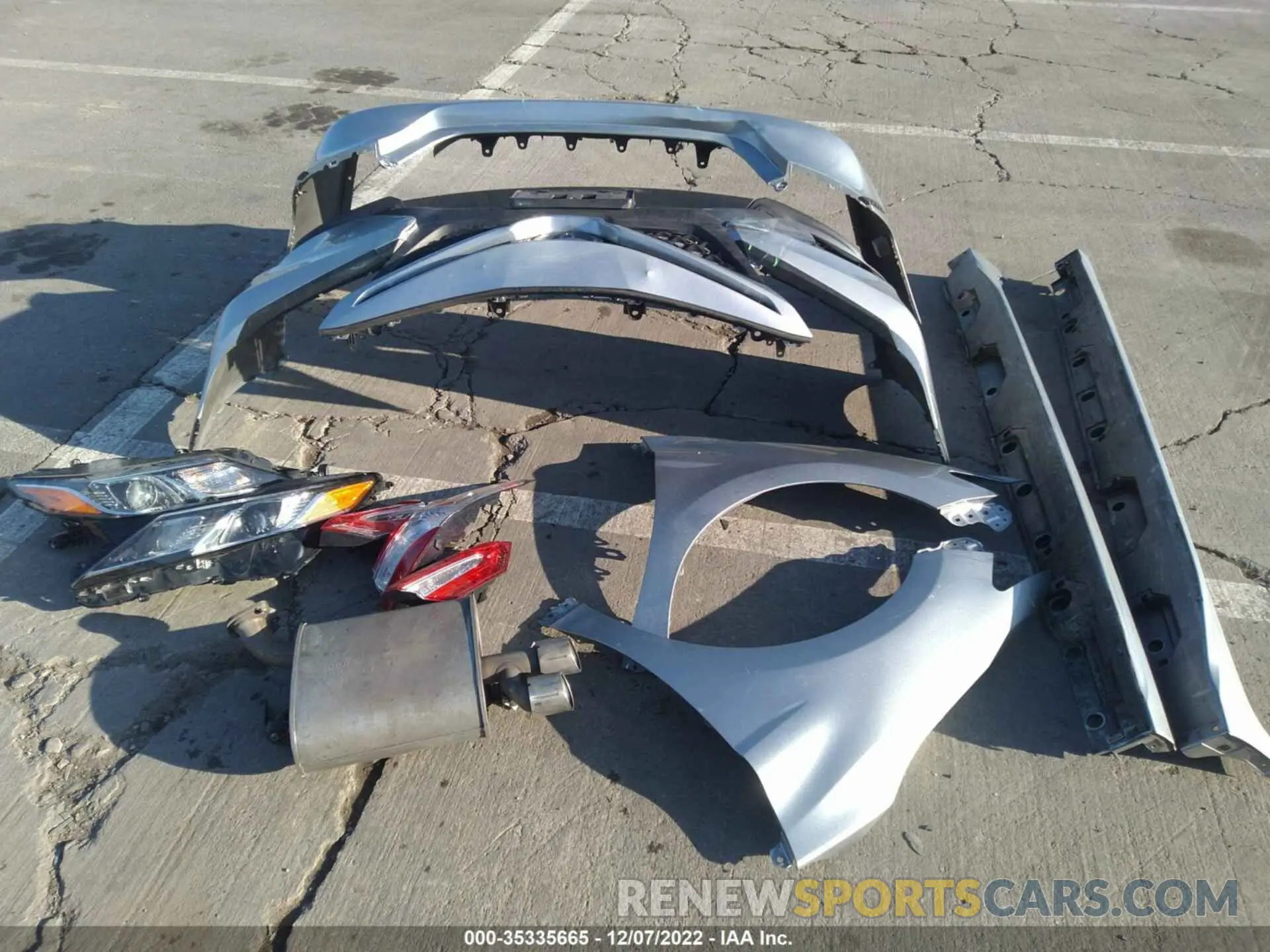 12 Photograph of a damaged car 4T1B11HK8KU743093 TOYOTA CAMRY 2019