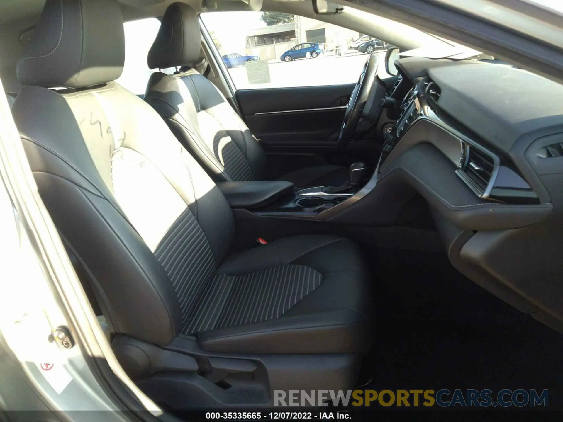 5 Photograph of a damaged car 4T1B11HK8KU743093 TOYOTA CAMRY 2019