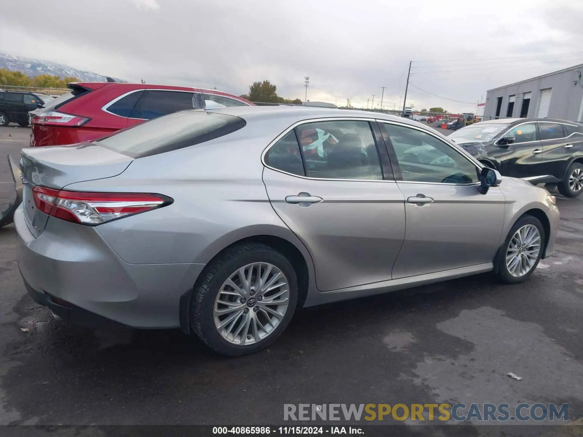 13 Photograph of a damaged car 4T1B11HK8KU743272 TOYOTA CAMRY 2019