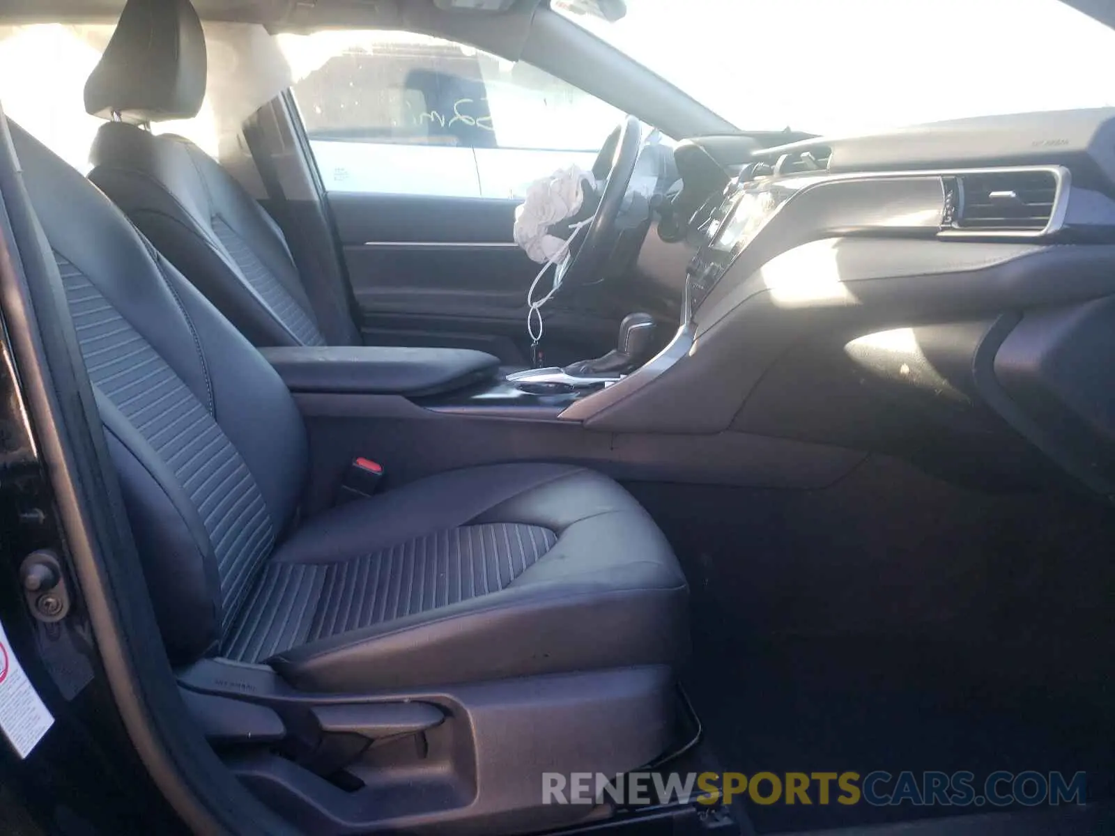 5 Photograph of a damaged car 4T1B11HK8KU748908 TOYOTA CAMRY 2019