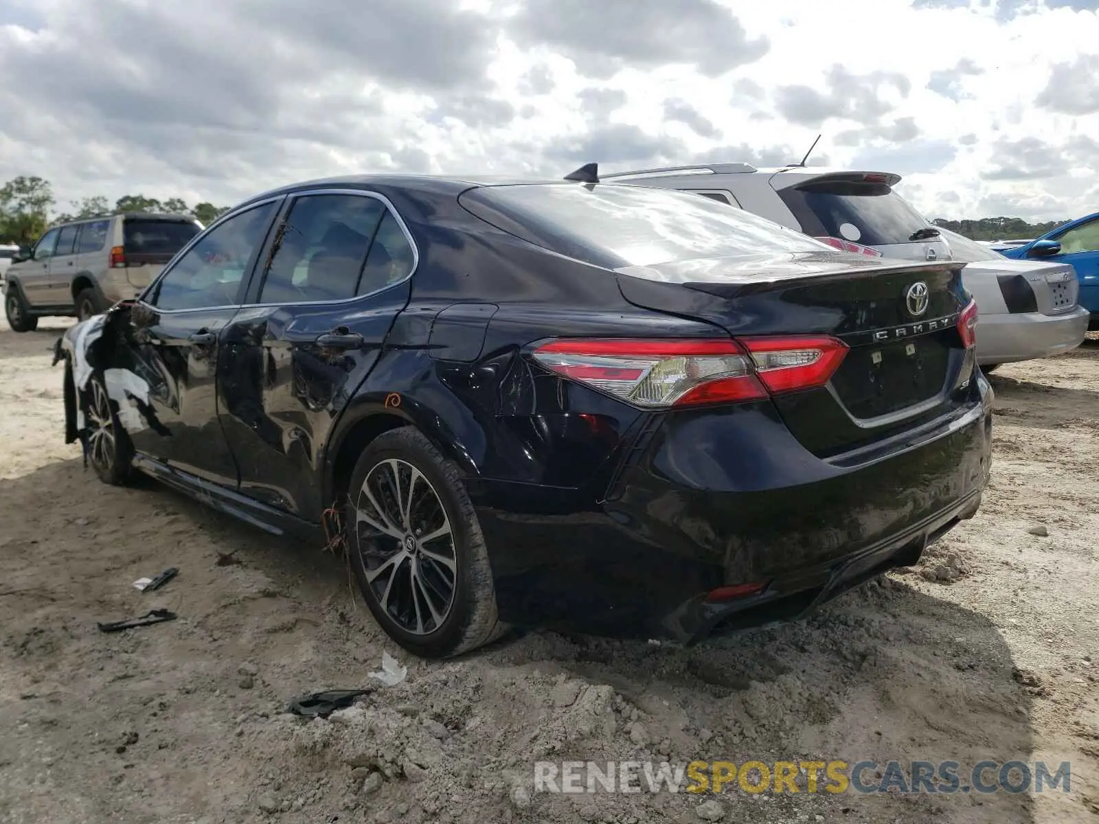 3 Photograph of a damaged car 4T1B11HK8KU750044 TOYOTA CAMRY 2019