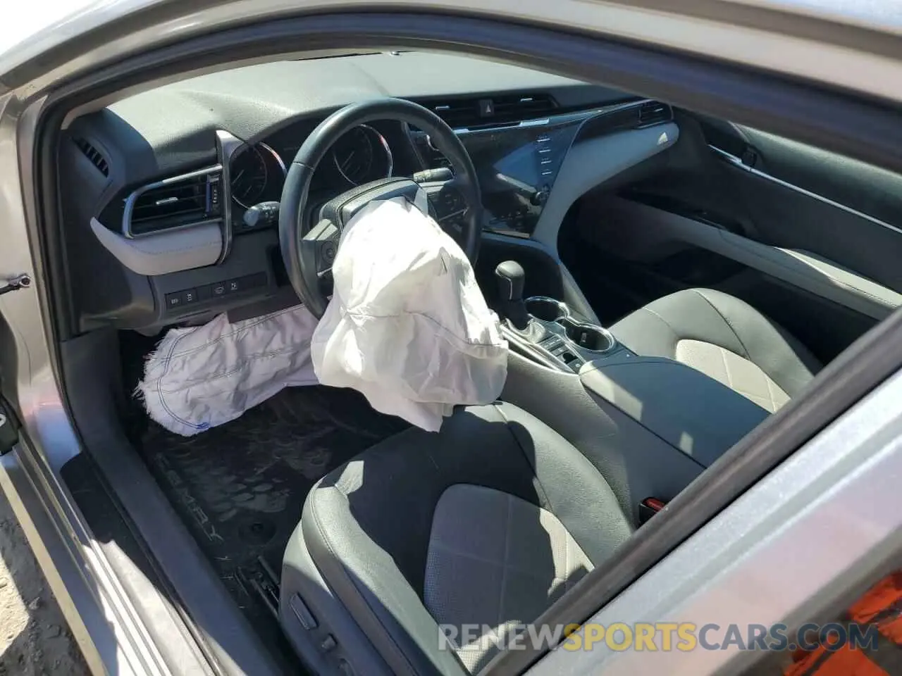 8 Photograph of a damaged car 4T1B11HK8KU750531 TOYOTA CAMRY 2019