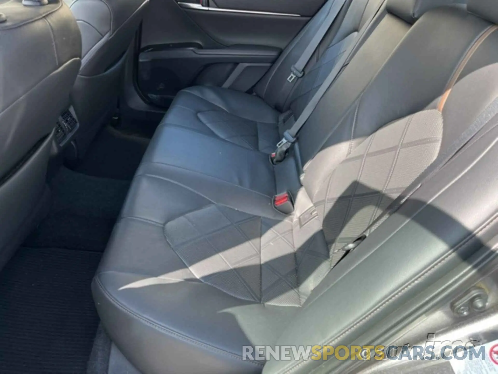 7 Фотография поврежденного автомобиля 4T1B11HK8KU751369 TOYOTA CAMRY 2019