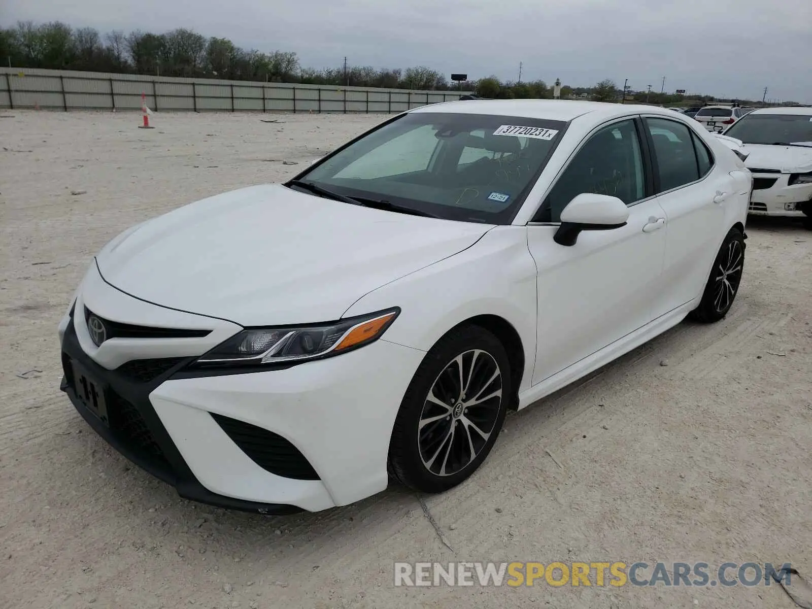 2 Photograph of a damaged car 4T1B11HK8KU762744 TOYOTA CAMRY 2019
