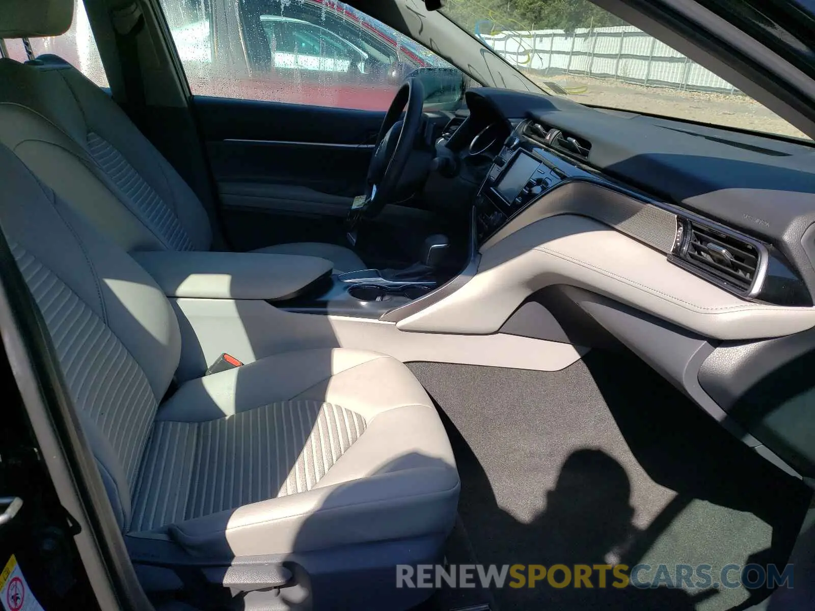5 Photograph of a damaged car 4T1B11HK8KU763523 TOYOTA CAMRY 2019