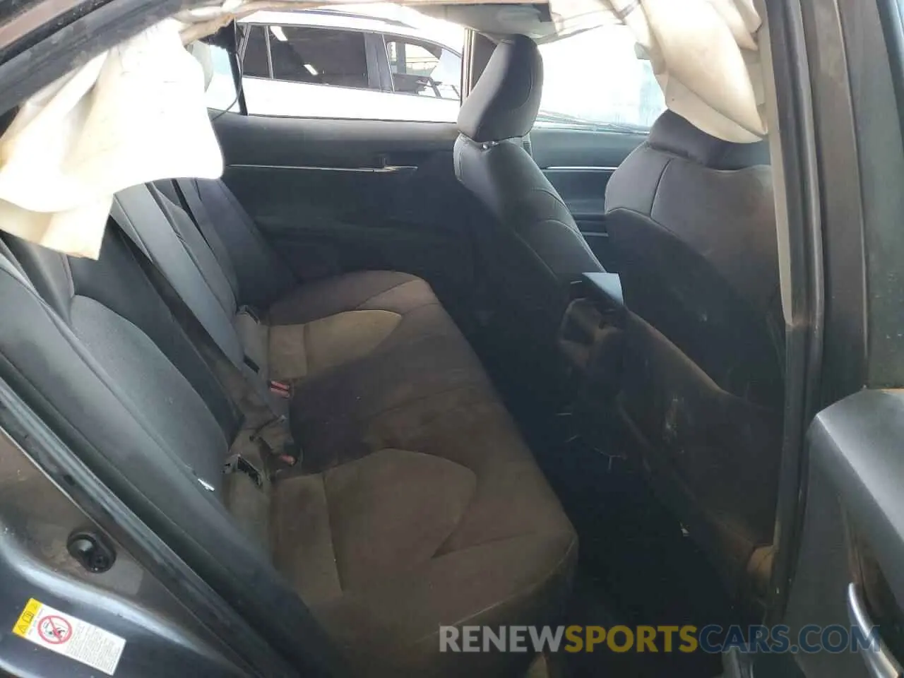 10 Photograph of a damaged car 4T1B11HK8KU774506 TOYOTA CAMRY 2019