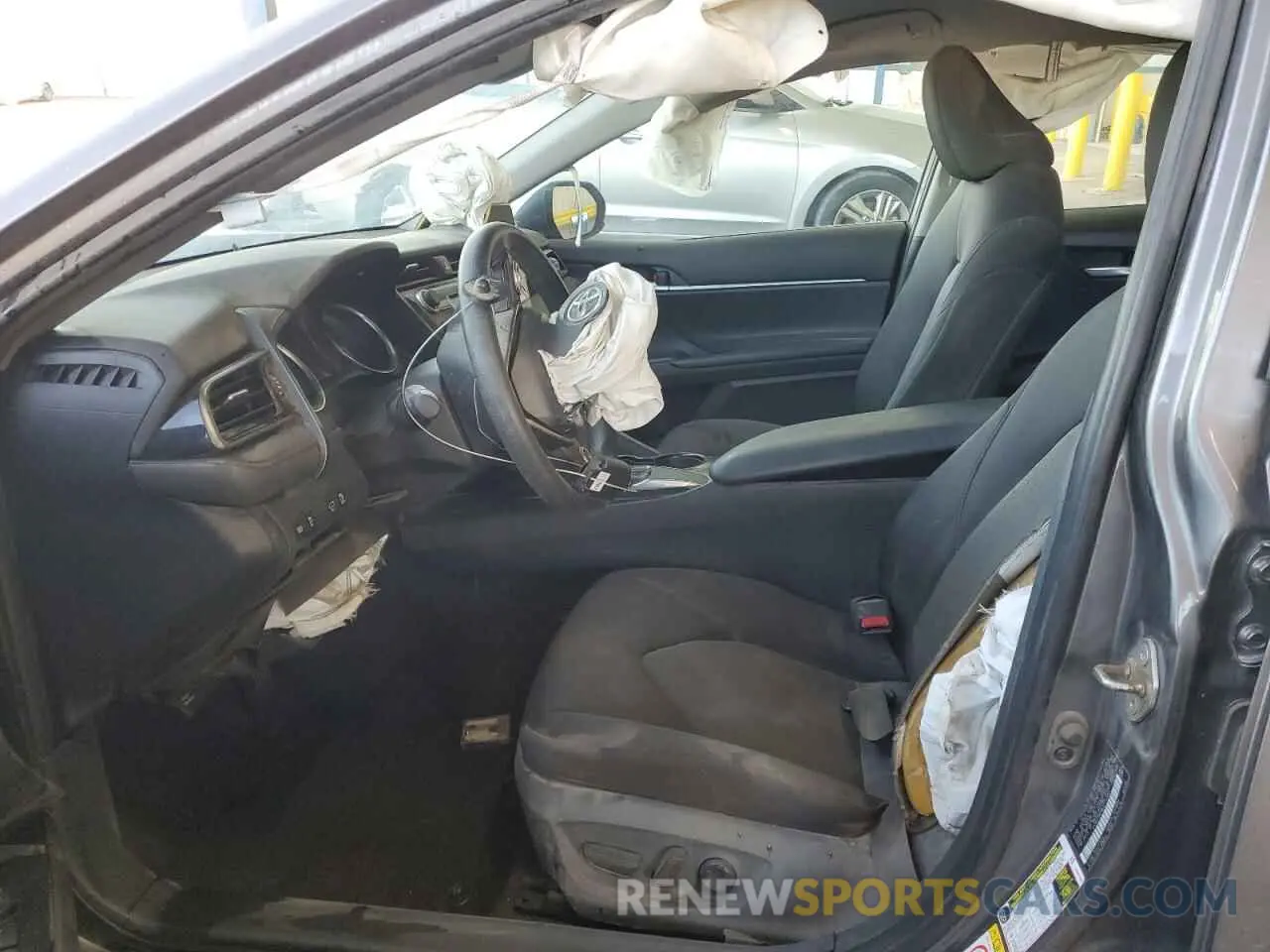 7 Photograph of a damaged car 4T1B11HK8KU774506 TOYOTA CAMRY 2019