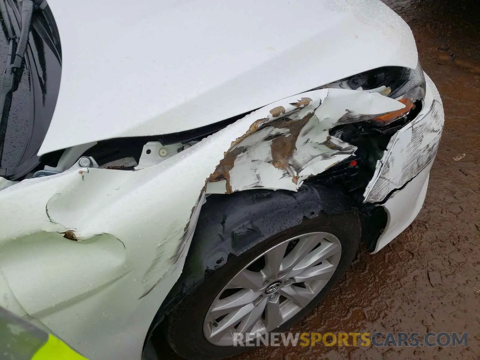 9 Photograph of a damaged car 4T1B11HK8KU776269 TOYOTA CAMRY 2019