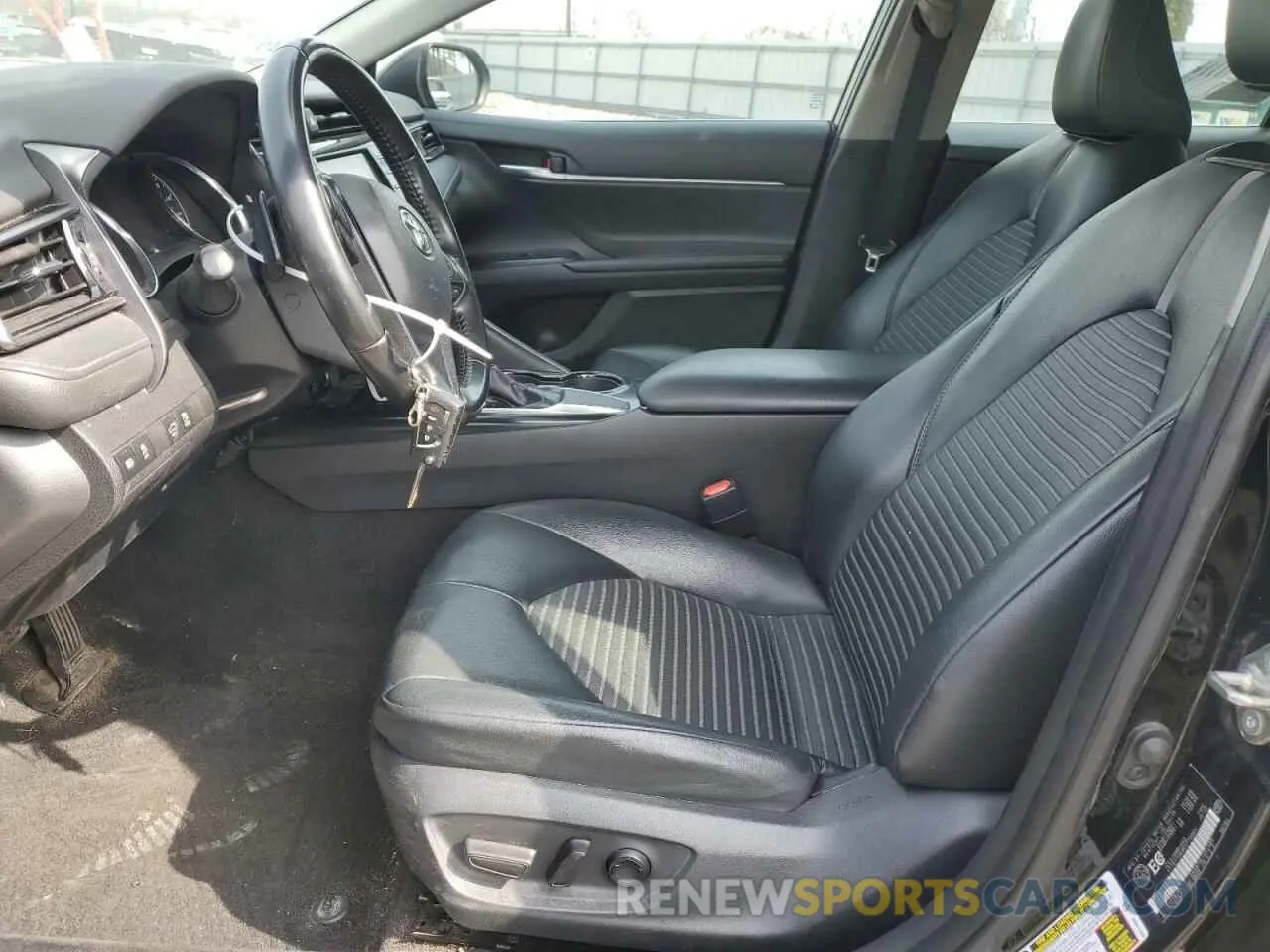 7 Photograph of a damaged car 4T1B11HK8KU779964 TOYOTA CAMRY 2019