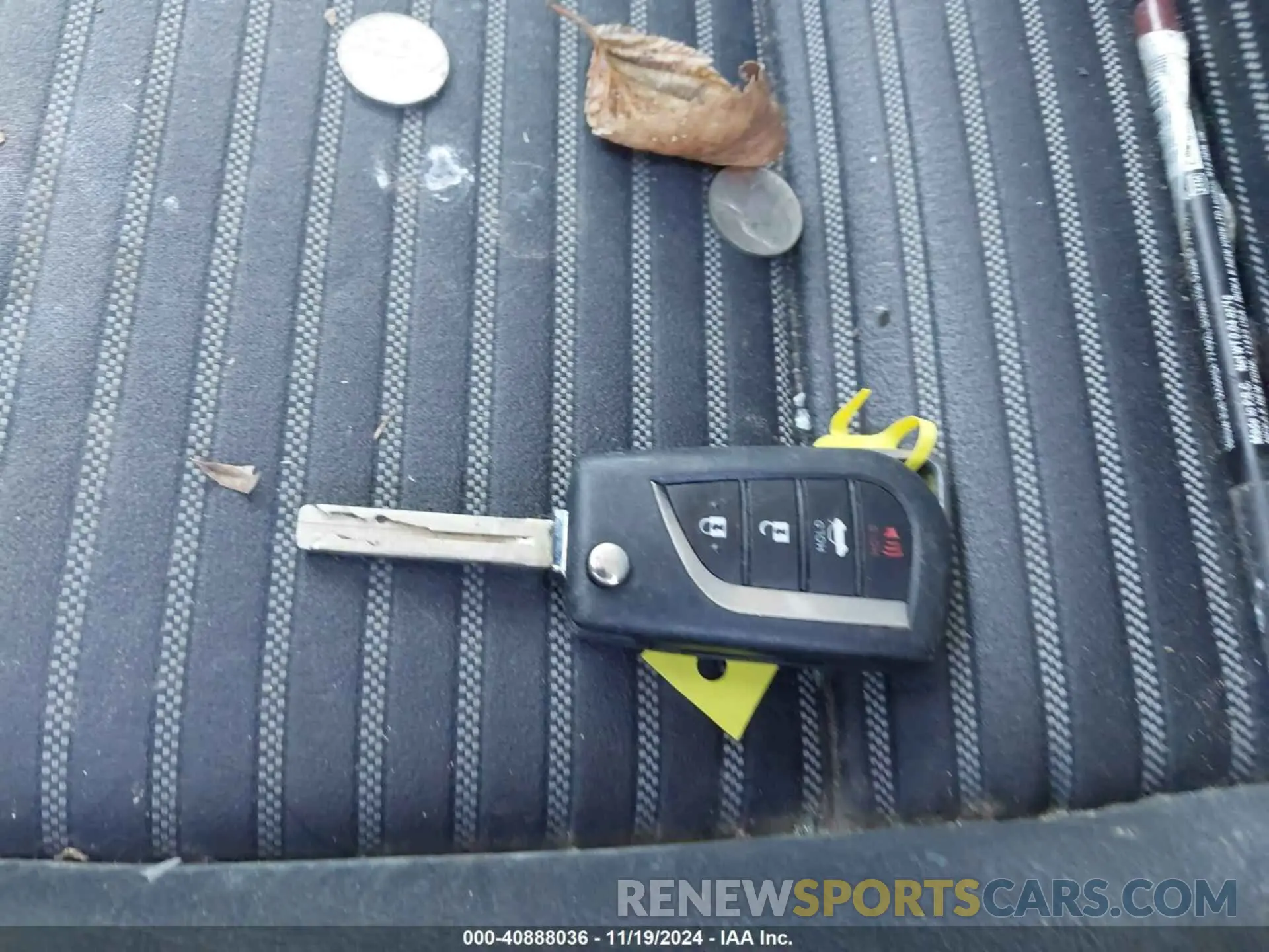 11 Photograph of a damaged car 4T1B11HK8KU780306 TOYOTA CAMRY 2019