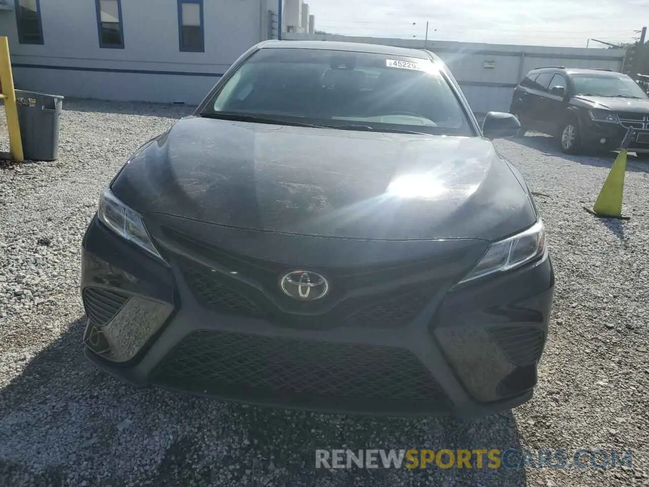 5 Photograph of a damaged car 4T1B11HK8KU783383 TOYOTA CAMRY 2019