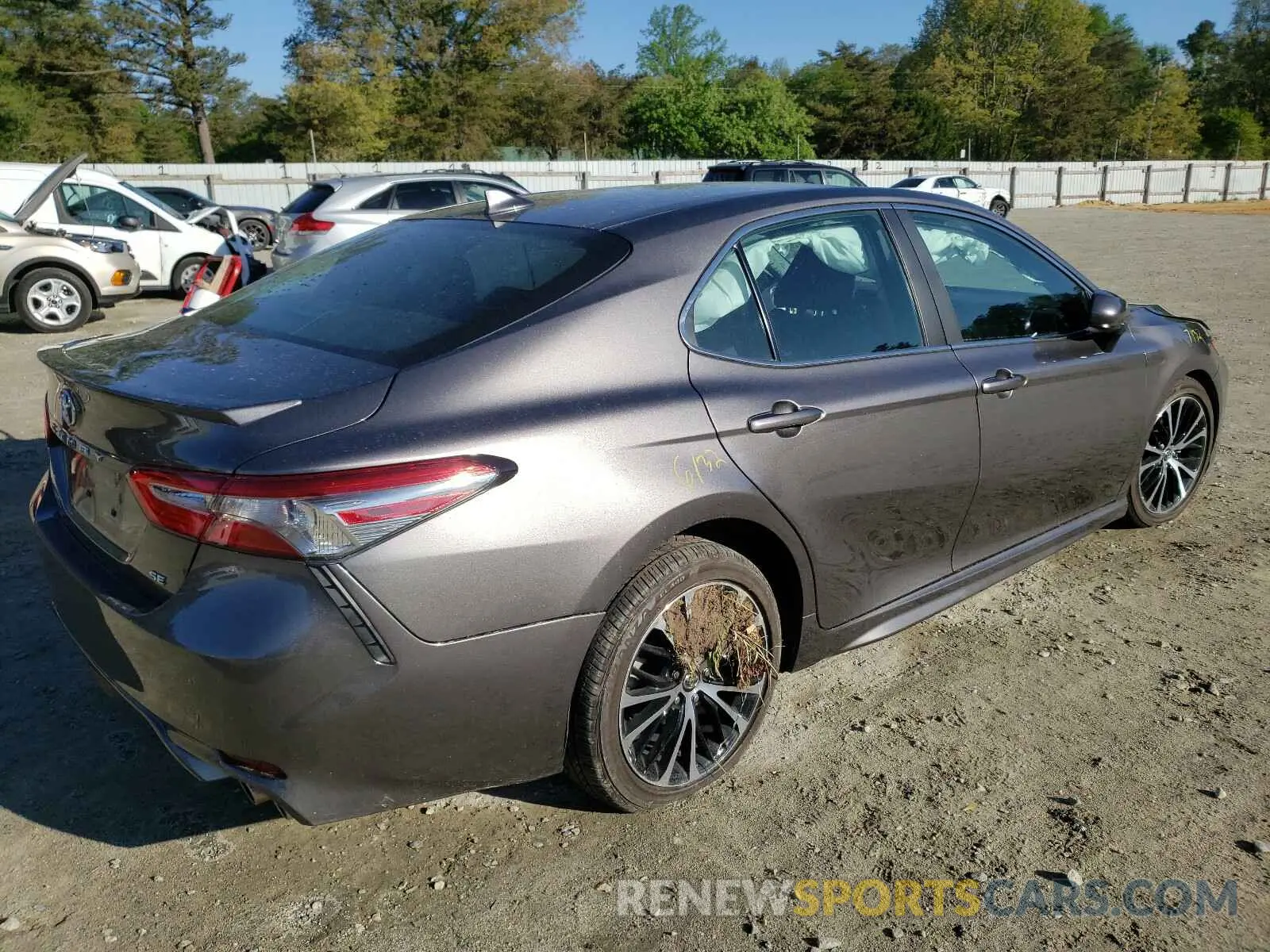 4 Photograph of a damaged car 4T1B11HK8KU784050 TOYOTA CAMRY 2019