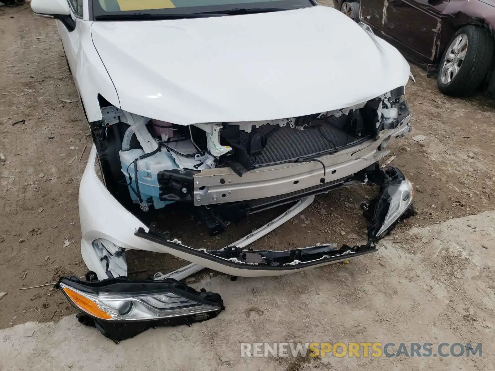 9 Photograph of a damaged car 4T1B11HK8KU784694 TOYOTA CAMRY 2019