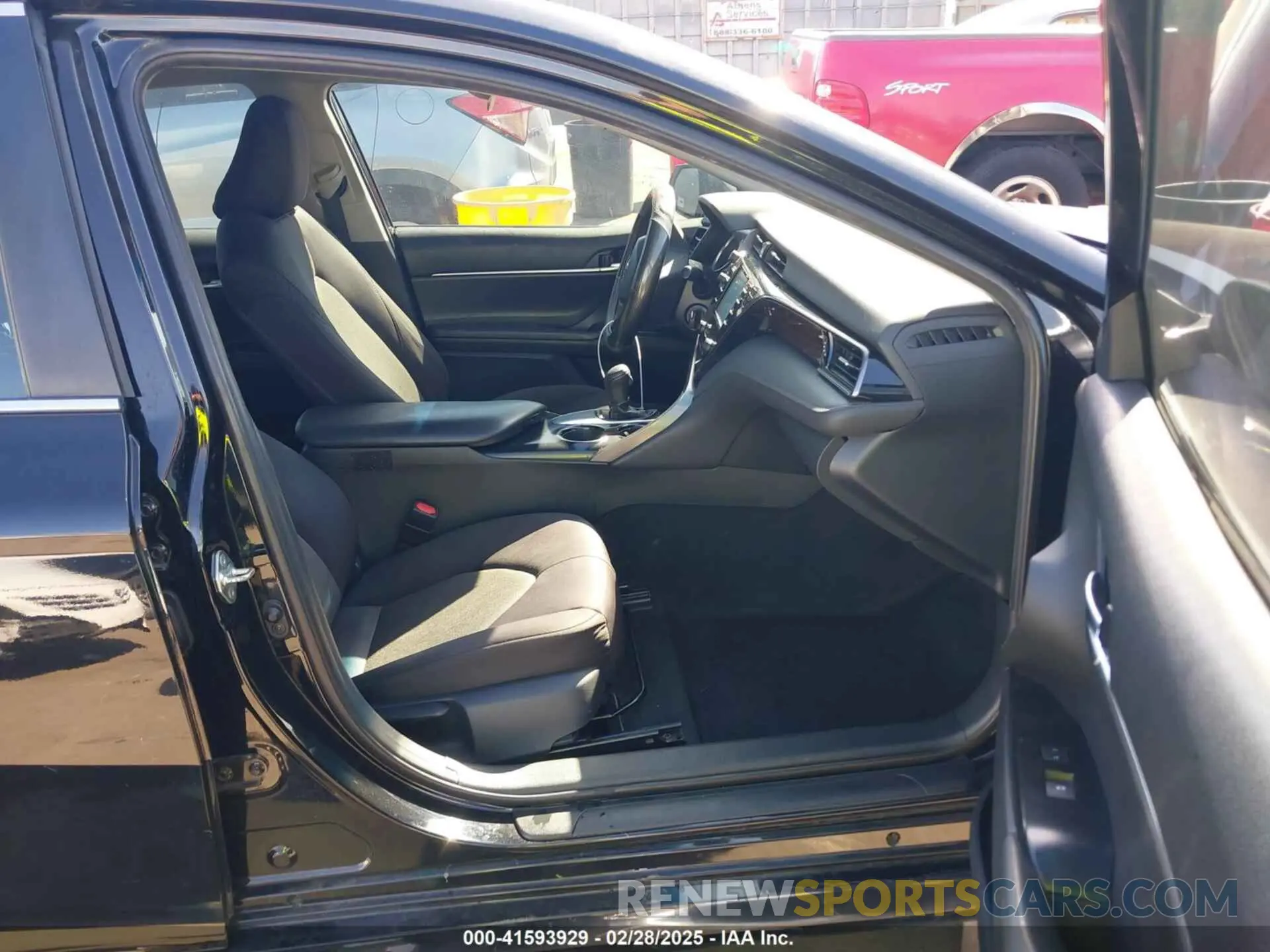 5 Photograph of a damaged car 4T1B11HK8KU793850 TOYOTA CAMRY 2019