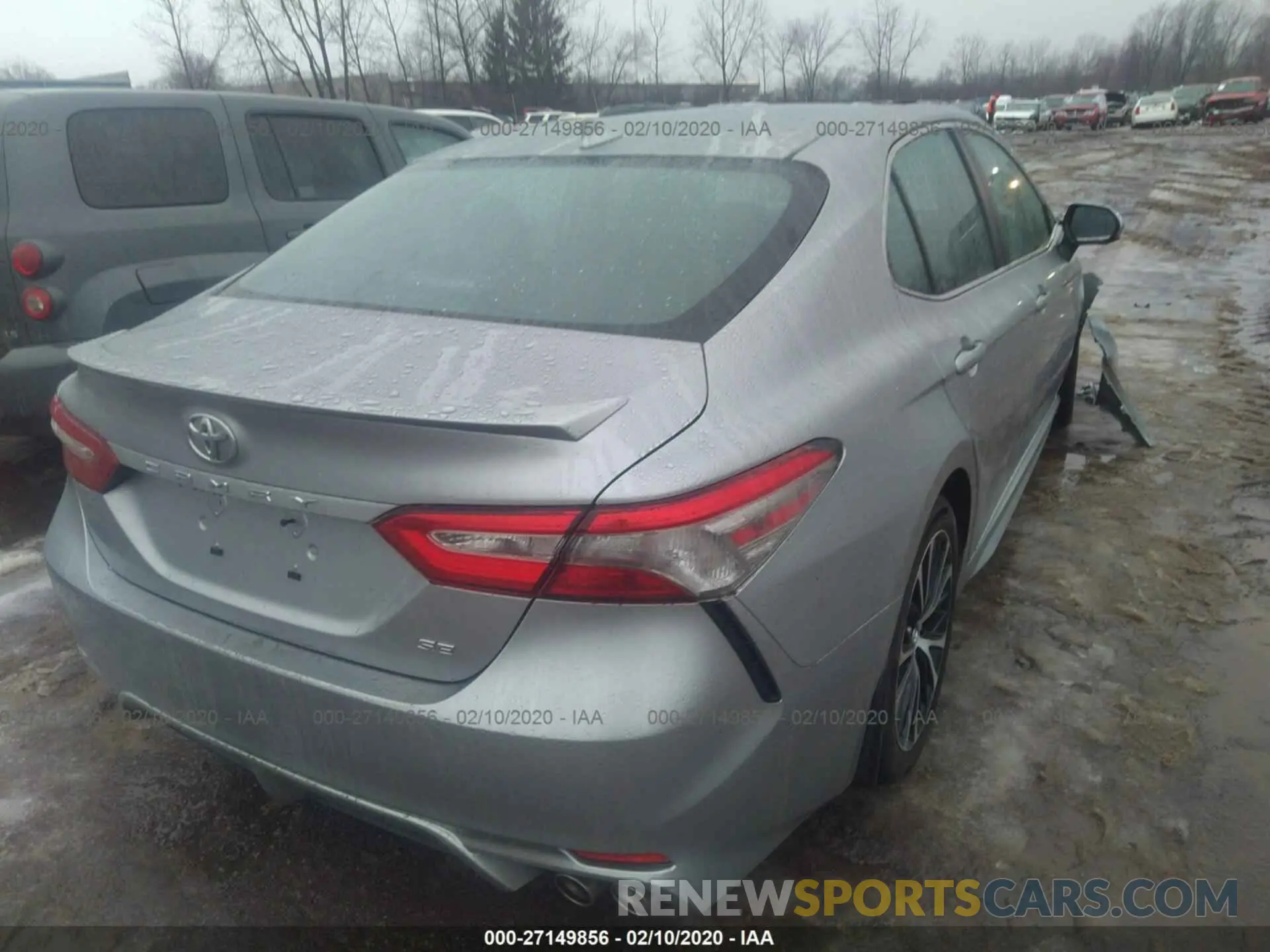 4 Photograph of a damaged car 4T1B11HK8KU808900 TOYOTA CAMRY 2019