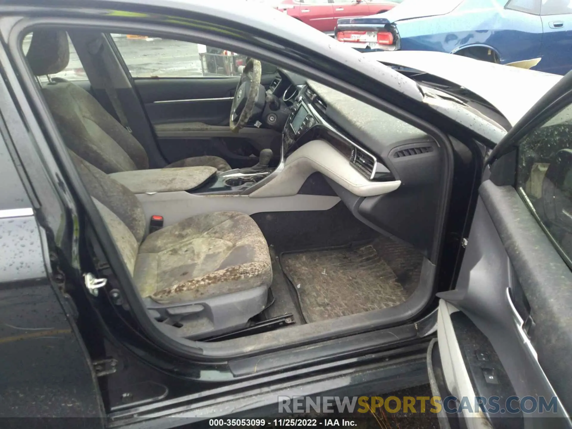 5 Photograph of a damaged car 4T1B11HK8KU818259 TOYOTA CAMRY 2019