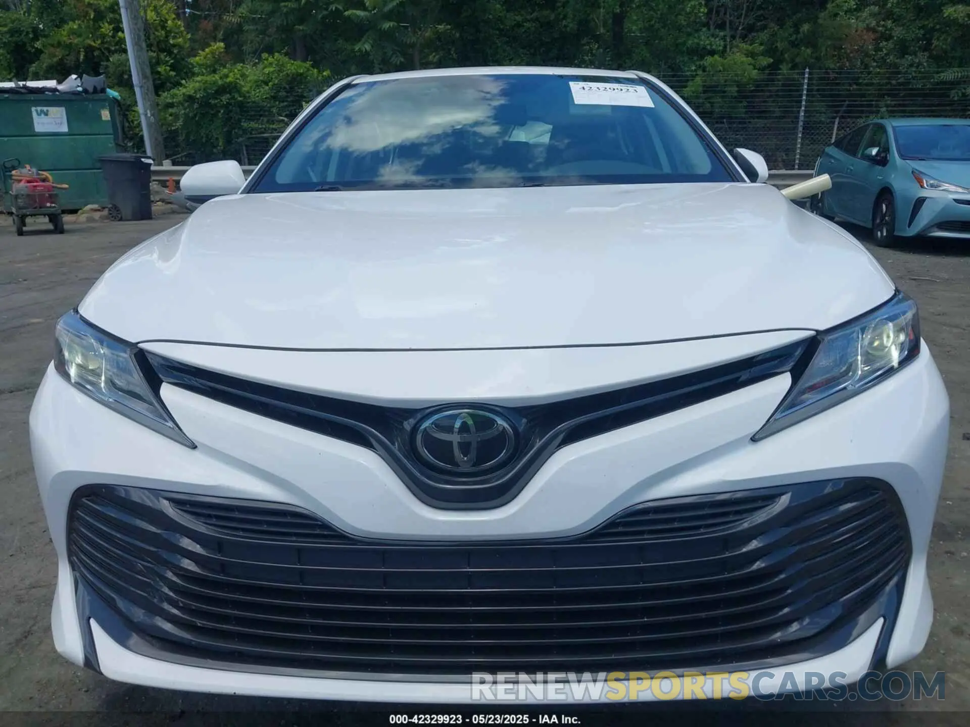 12 Фотография поврежденного автомобиля 4T1B11HK8KU819010 TOYOTA CAMRY 2019