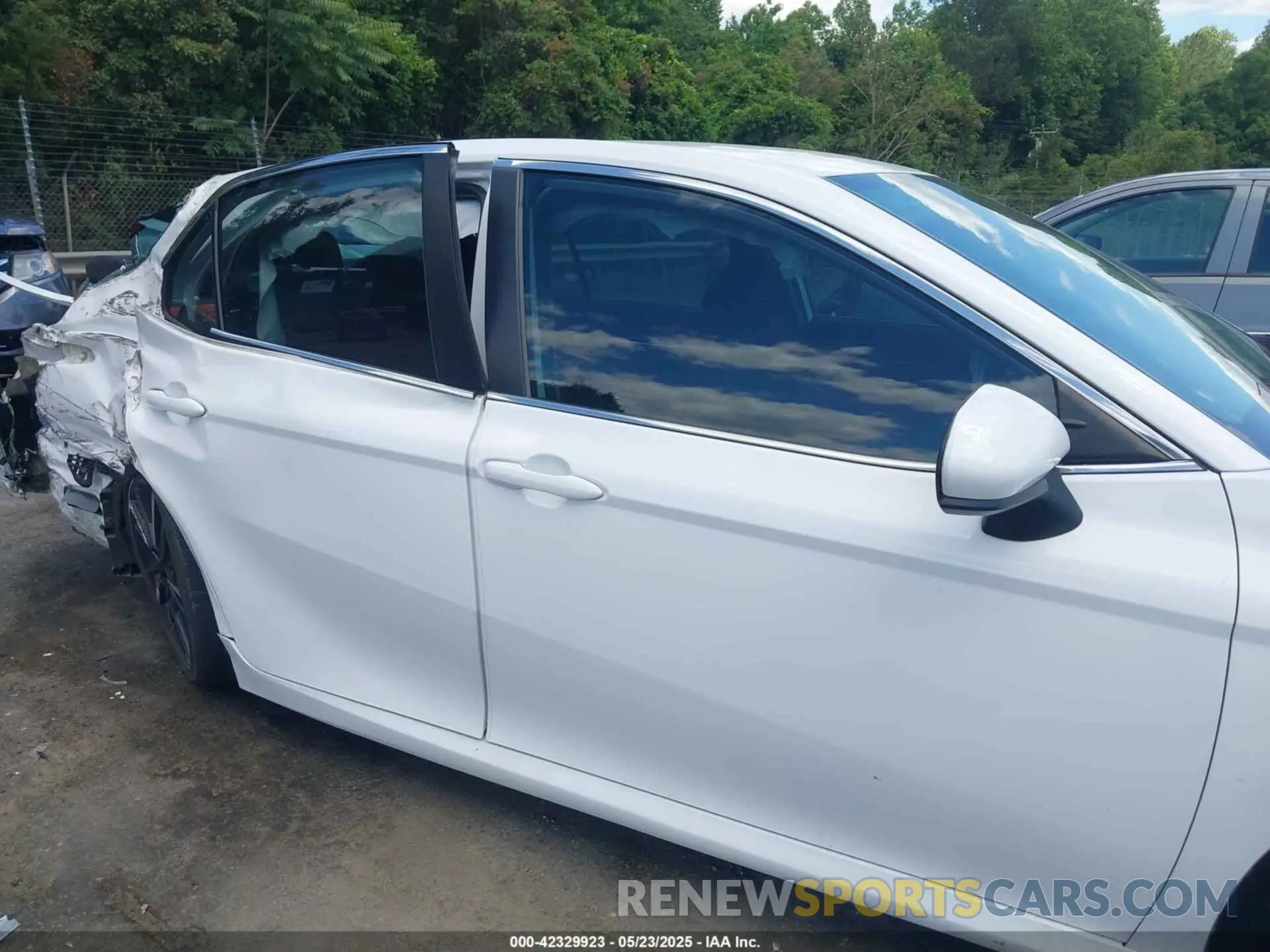 13 Фотография поврежденного автомобиля 4T1B11HK8KU819010 TOYOTA CAMRY 2019